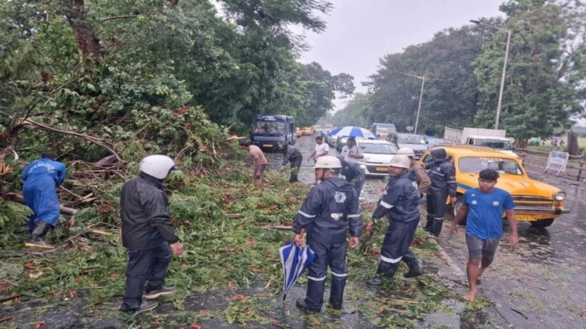 পশ্চিমবঙ্গে কালবৈশাখীর তাণ্ডব, নিহত অন্তত ৮