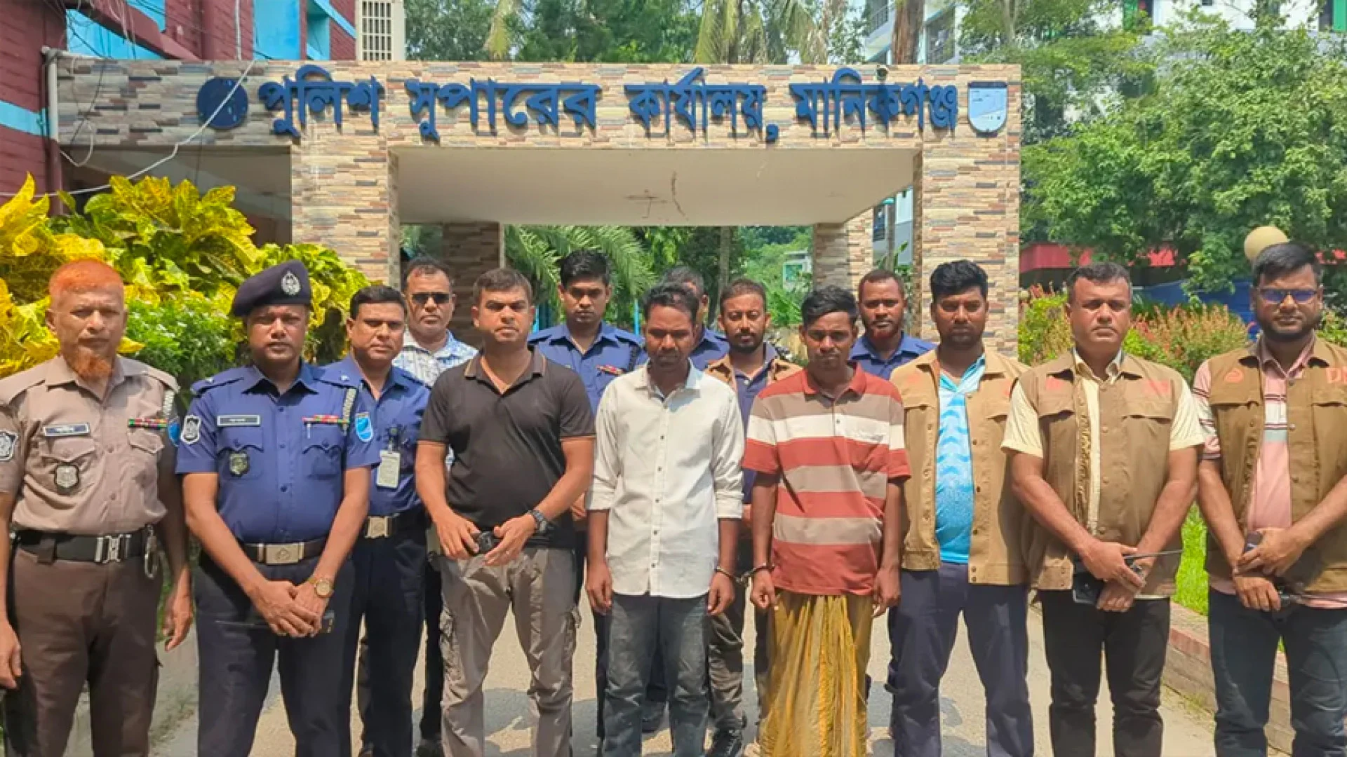মানিকগঞ্জে ভাবি-ভাতিজা হত্যাকাণ্ডের প্রধান আসামি ইউসুফ গ্রেপ্তার