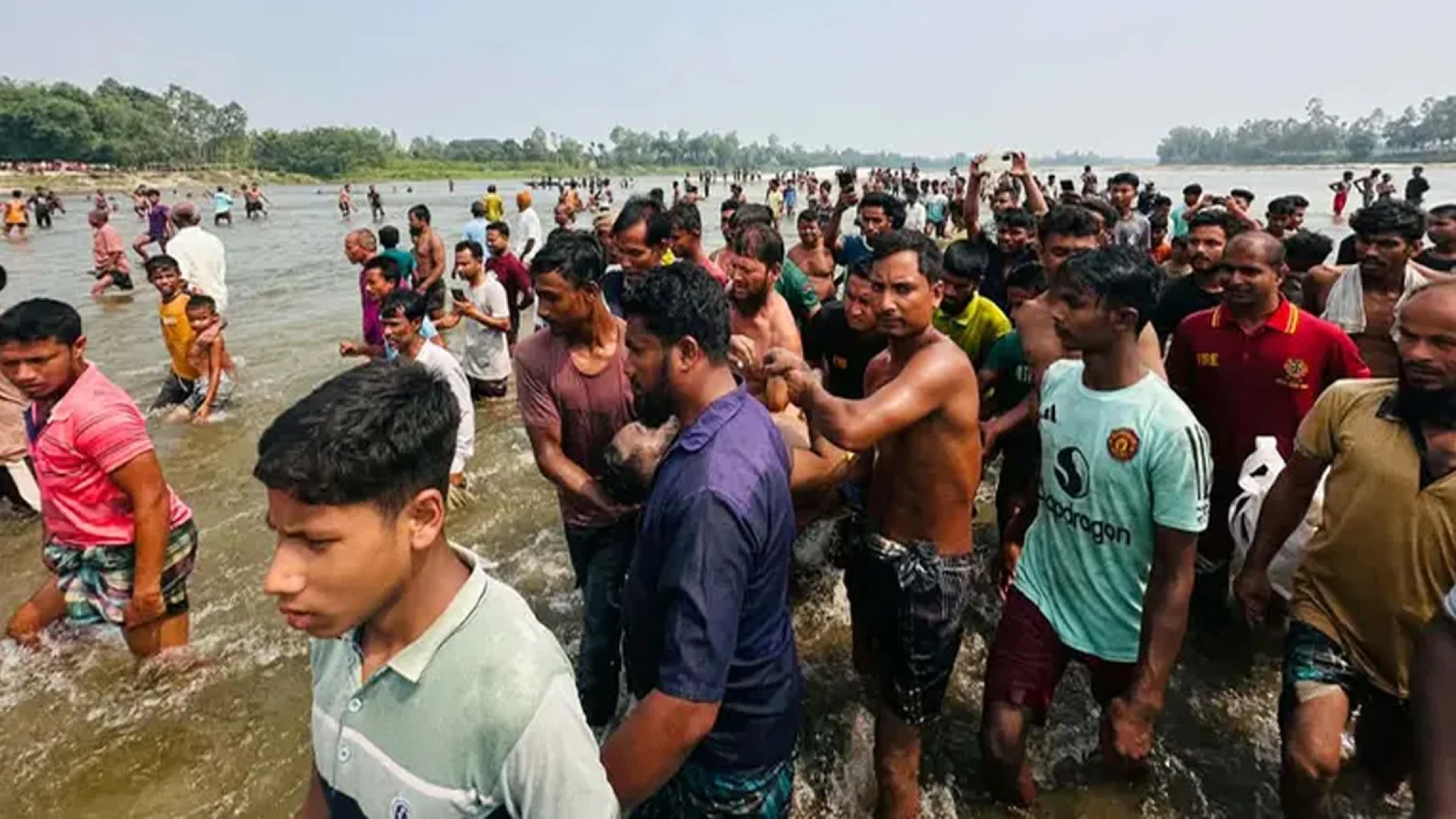 দিনাজপুরে আত্রাই নদীতে ডুবে আপন দুই ভাইয়ের মৃত্যু