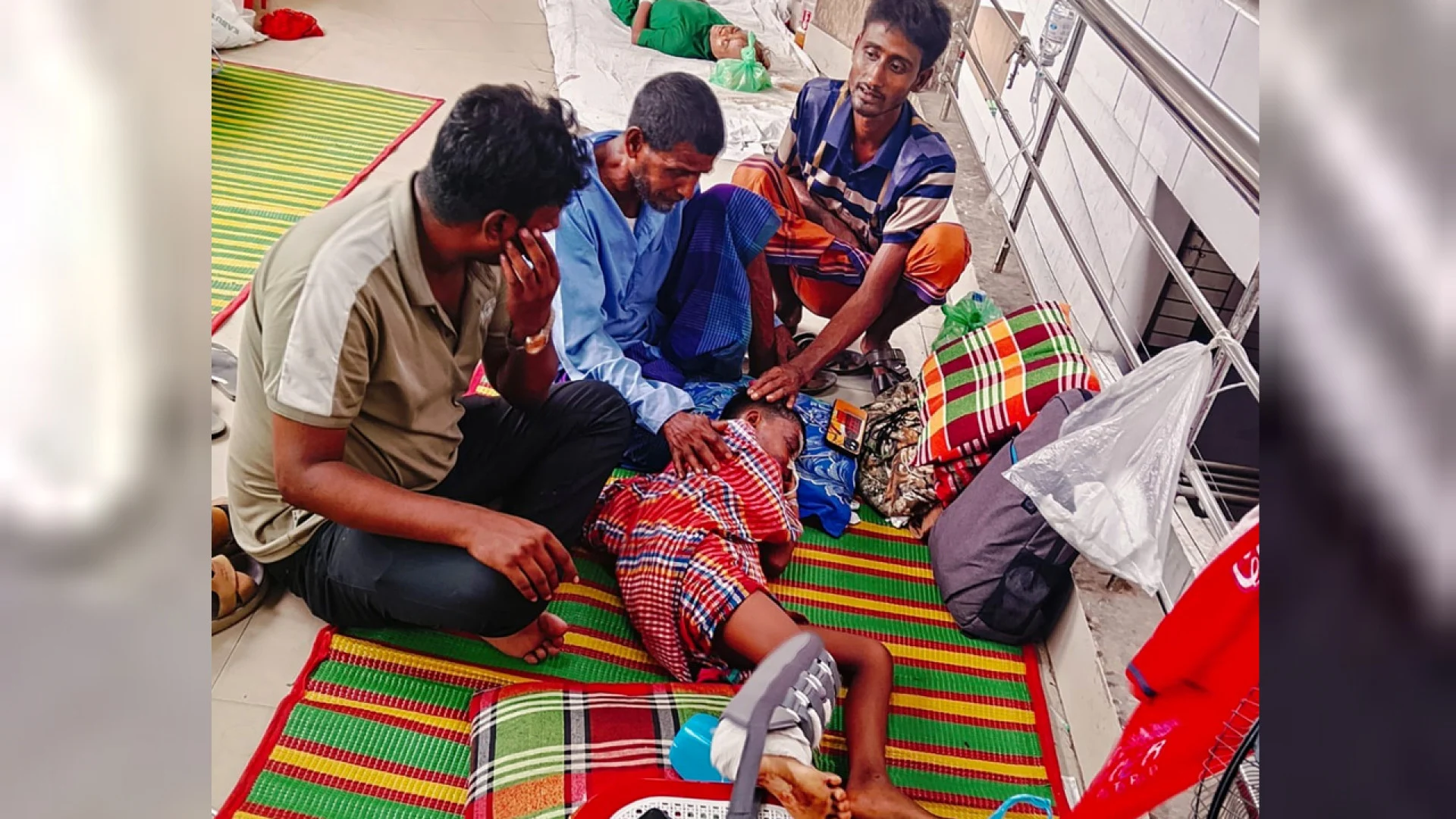 ভয়াবহ দূর্ঘটনায় একই পরিবারে ৪ জন নিহত, জীবন-মৃত্যুর সন্ধিক্ষণে ছোট্ট হোসাইন