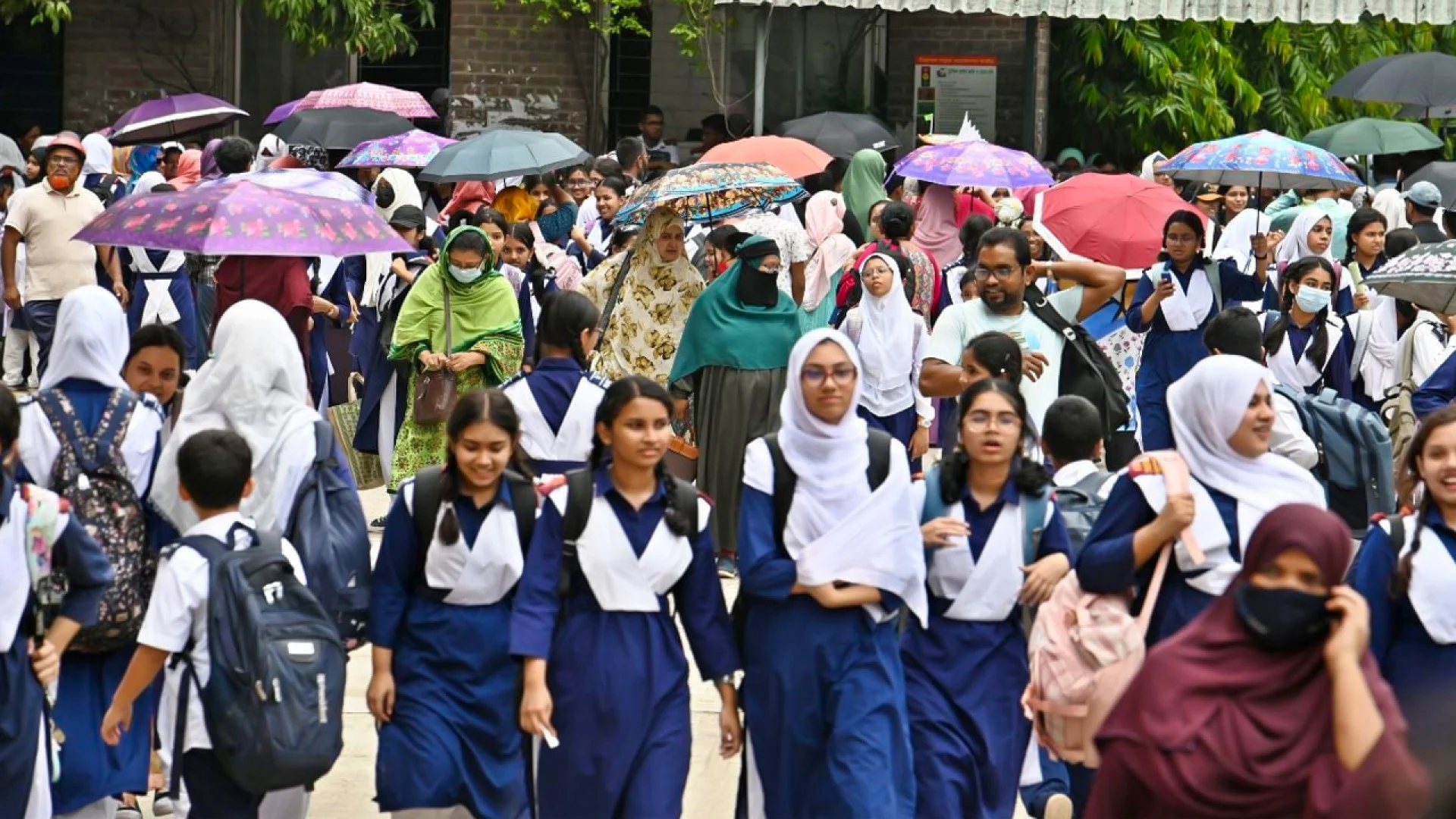 ১৬ দিনের ছুটি শেষে রোববার খুলছে স্কুল-কলেজ