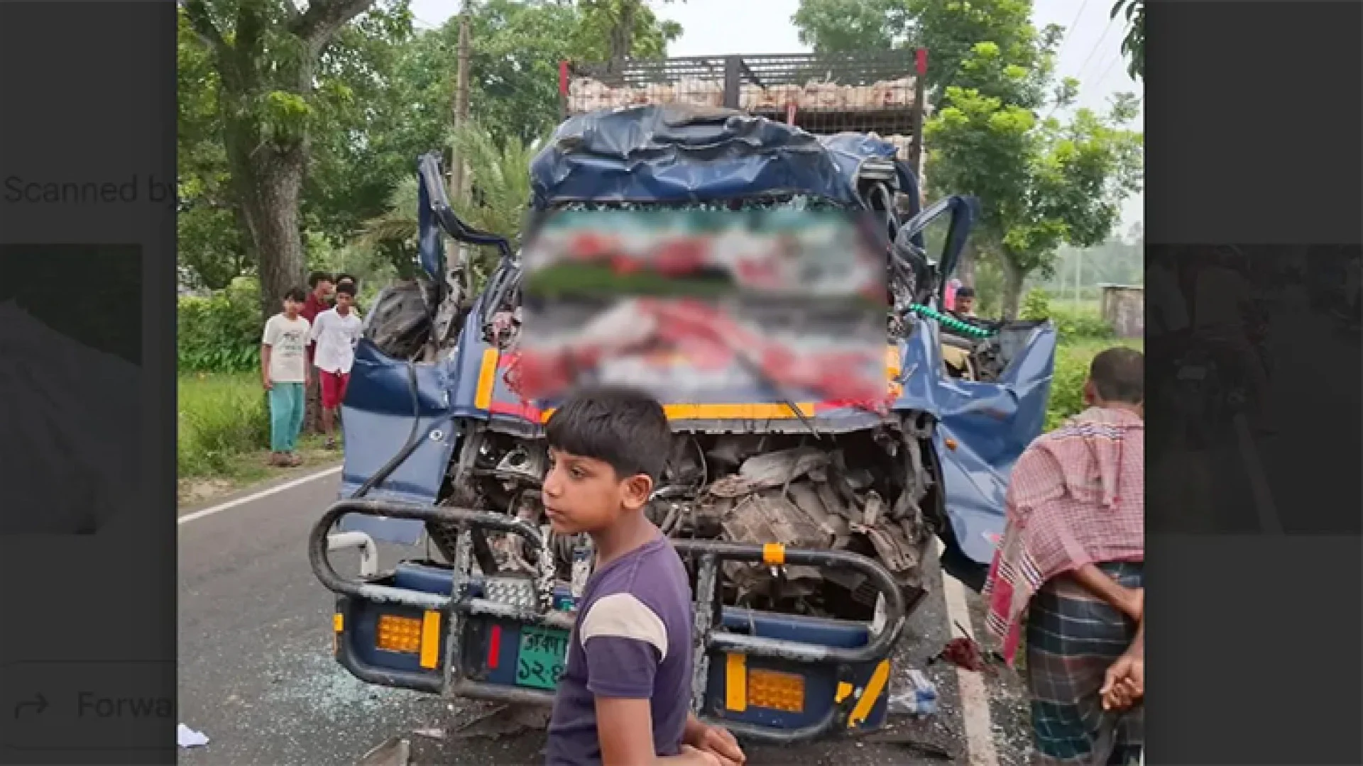 দাঁড়িয়ে থাকা ট্রাকে পিকআপের ধাক্কা, নিহত ৪