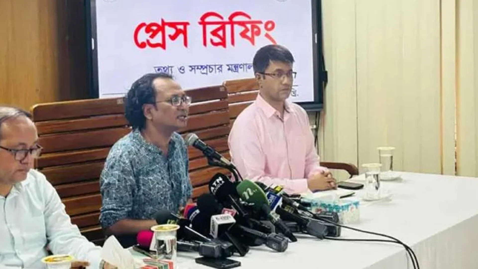 স্থানীয় নির্বাচনে আ.লীগের কেউ ব্যক্তিগতভাবে অংশ নিতে বাধা নেই : তথ্য উপদেষ্টা