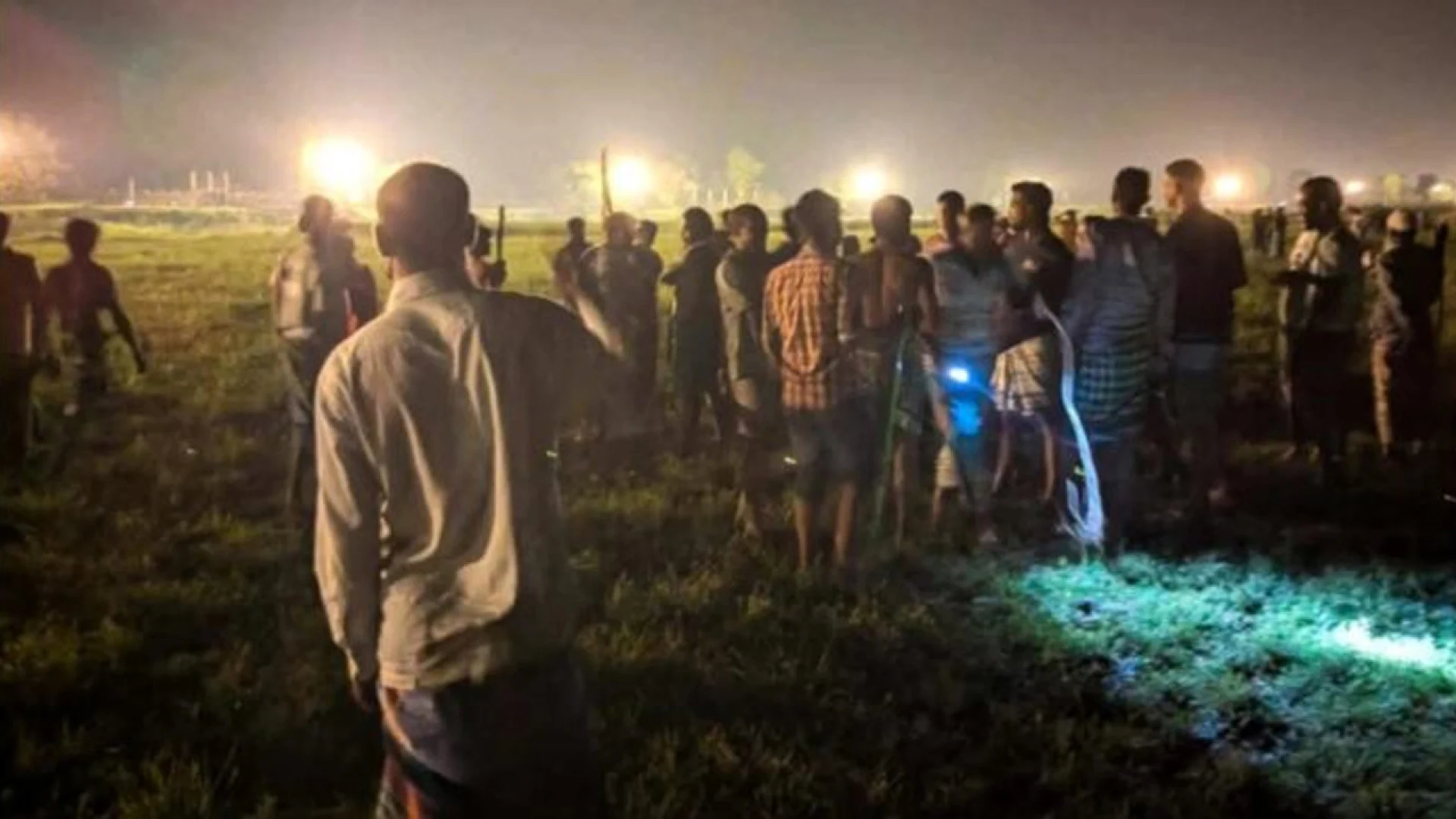 বিএসএফ’র পুশইন ঠেকাতে রৌমারী সীমান্তে বিজিবি ও জনতার পাহারা
