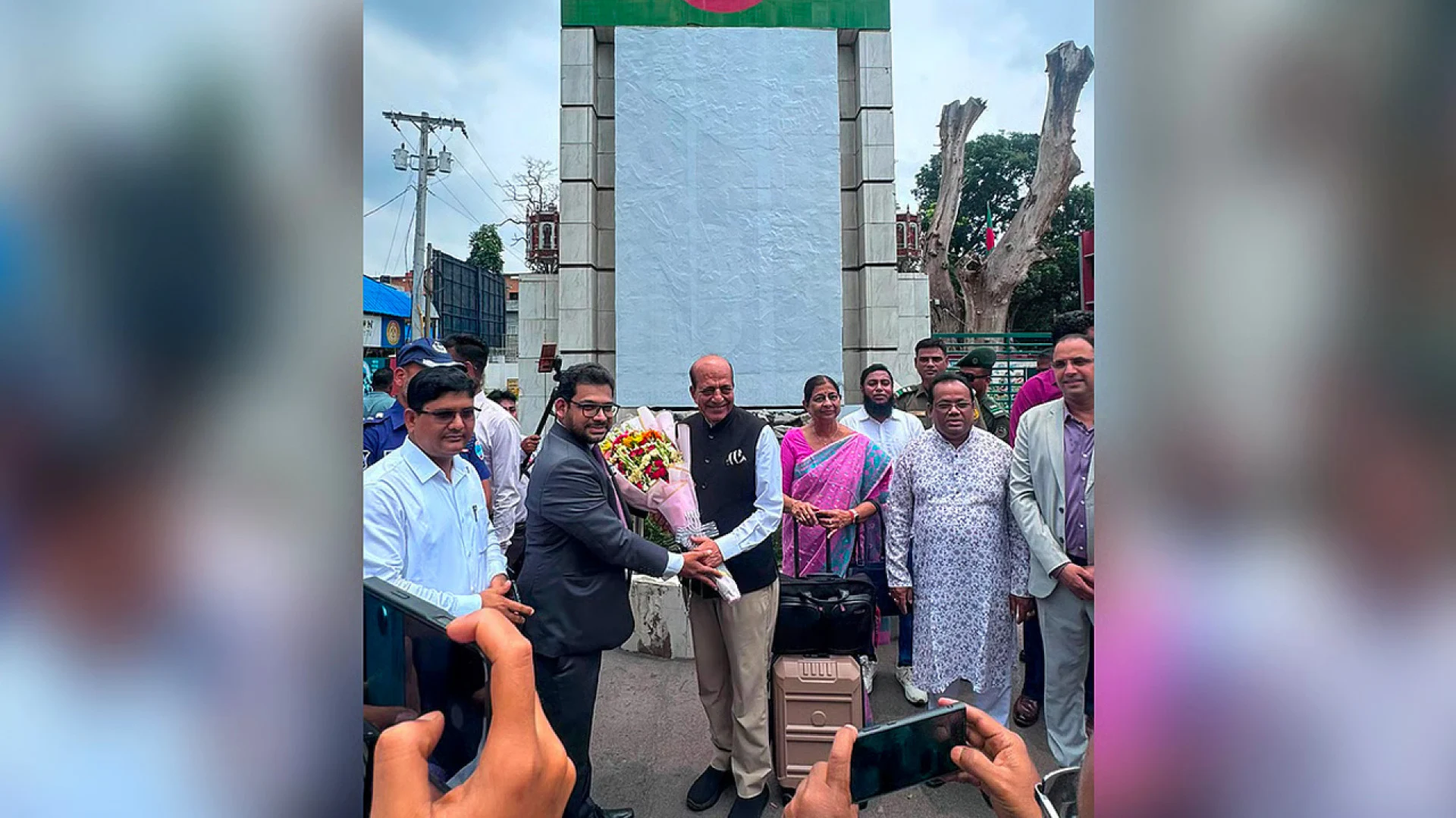 বেনাপোল স্থলবন্দর দিয়ে বাংলাদেশে এলেন ভারতের নতুন হাইকমিশনার
