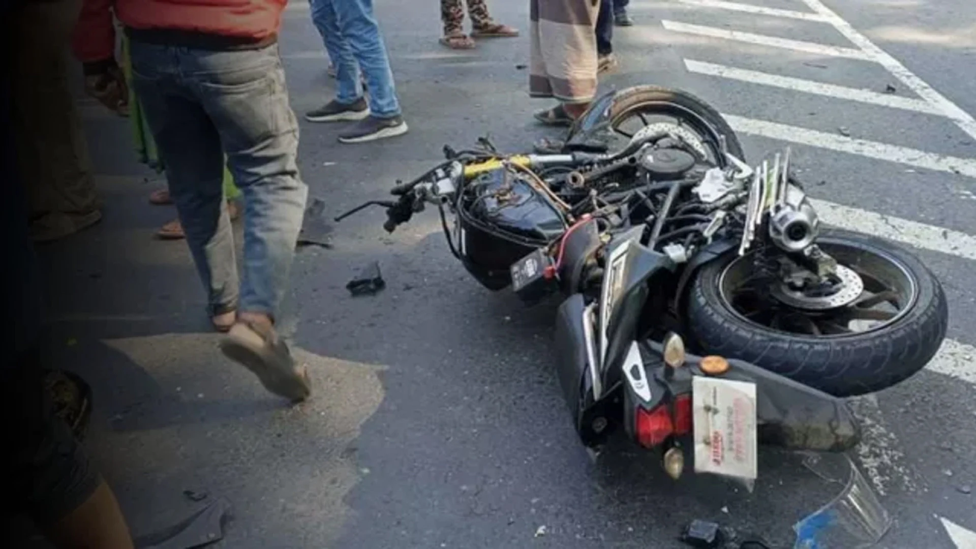 নোয়াখালীতে মোটরসাইকেল দুর্ঘটনায় আপন দুই ভাইয়ের মৃত্যু