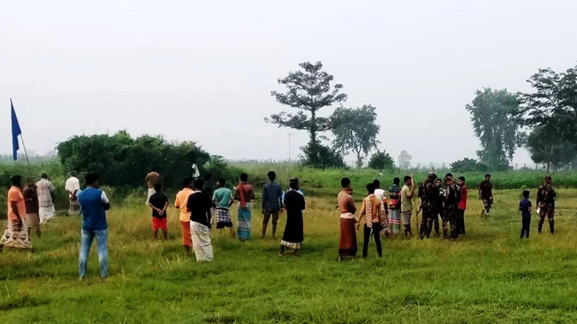 দর্শনা সীমান্তে পুশ ইনের উদ্দেশ্যে ১২৫ জনকে জড়ো করেছে বিএসএফ, সতর্ক অবস্থানে বিজিবি