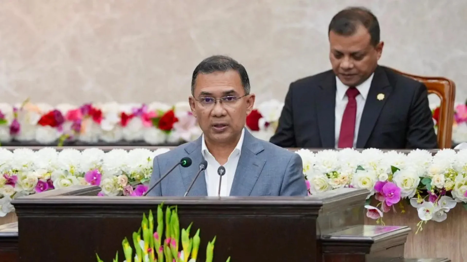 নিরাপত্তার ঘেরাটোপ সরকার প্রধানকে যেন জনগণ থেকে দূরে ঠেলে না দেয় : প্রধানমন্ত্রী