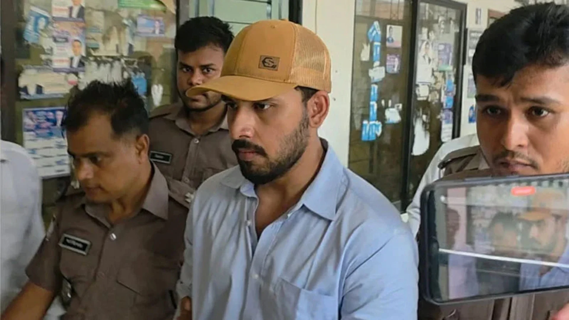 স্ত্রীকে আত্মহত্যার প্ররোচনা মামলায় অভিনেতা জাহের আলভী কারাগারে