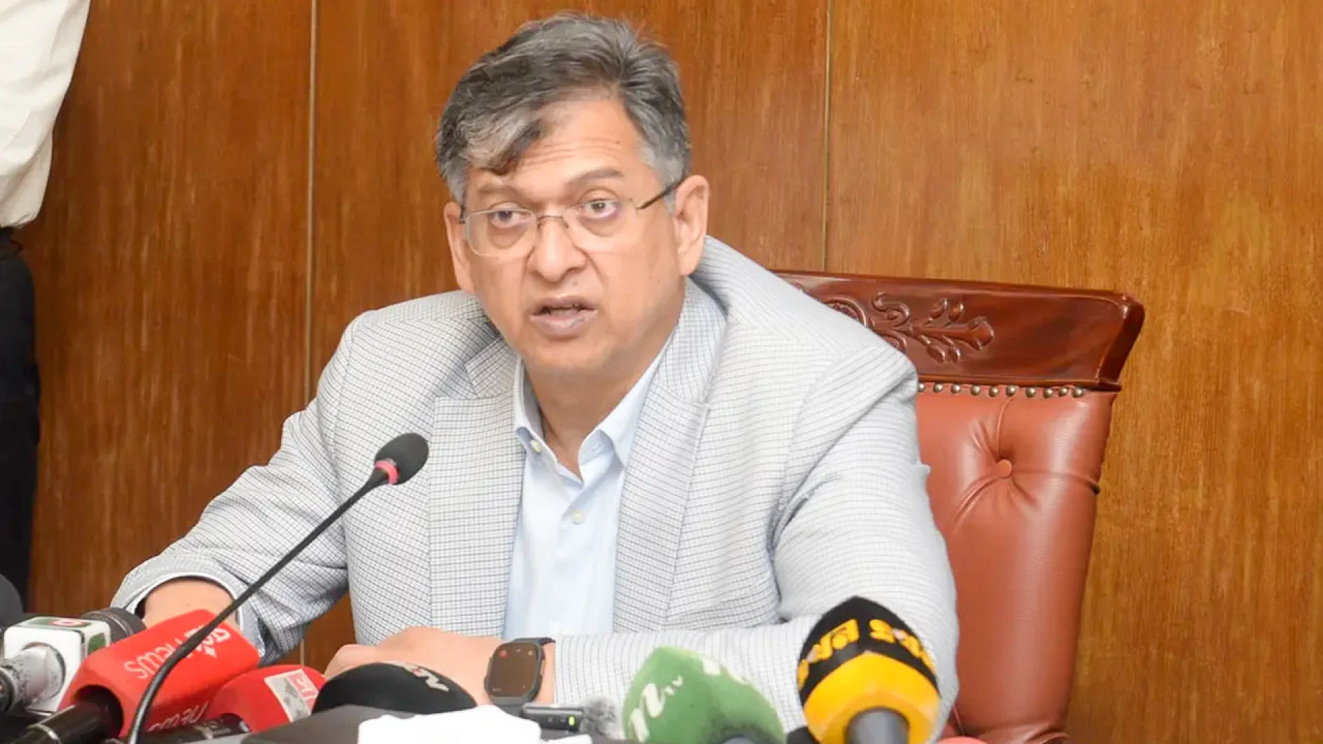 বেনজীরকে ফেরাতে প্রত্যর্পণ আবেদন আমিরাতে পাঠানো হয়েছে: স্বরাষ্ট্রমন্ত্রী