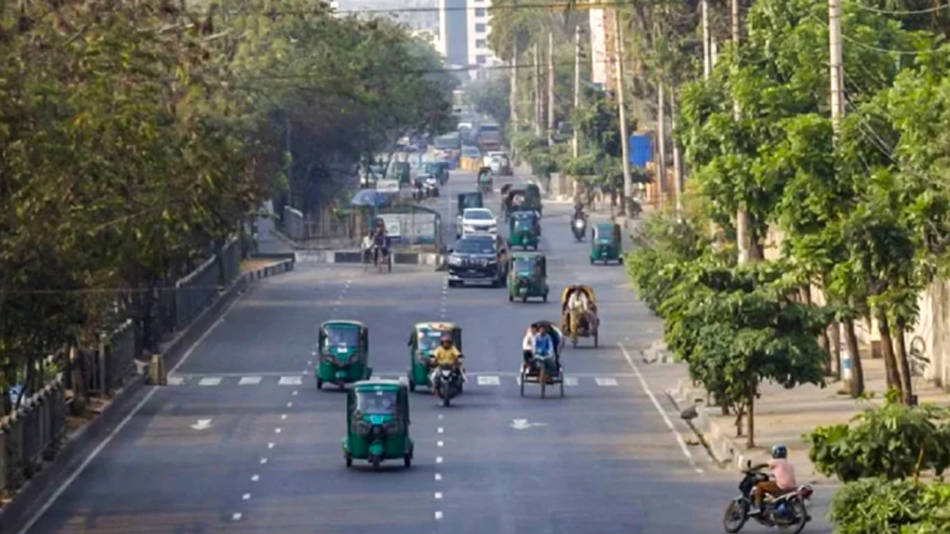 দূষণের তালিকায় ঢাকার অবস্থান ১৫তম, বাতাসের মান ‘সহনীয়’ পর্যায়ে