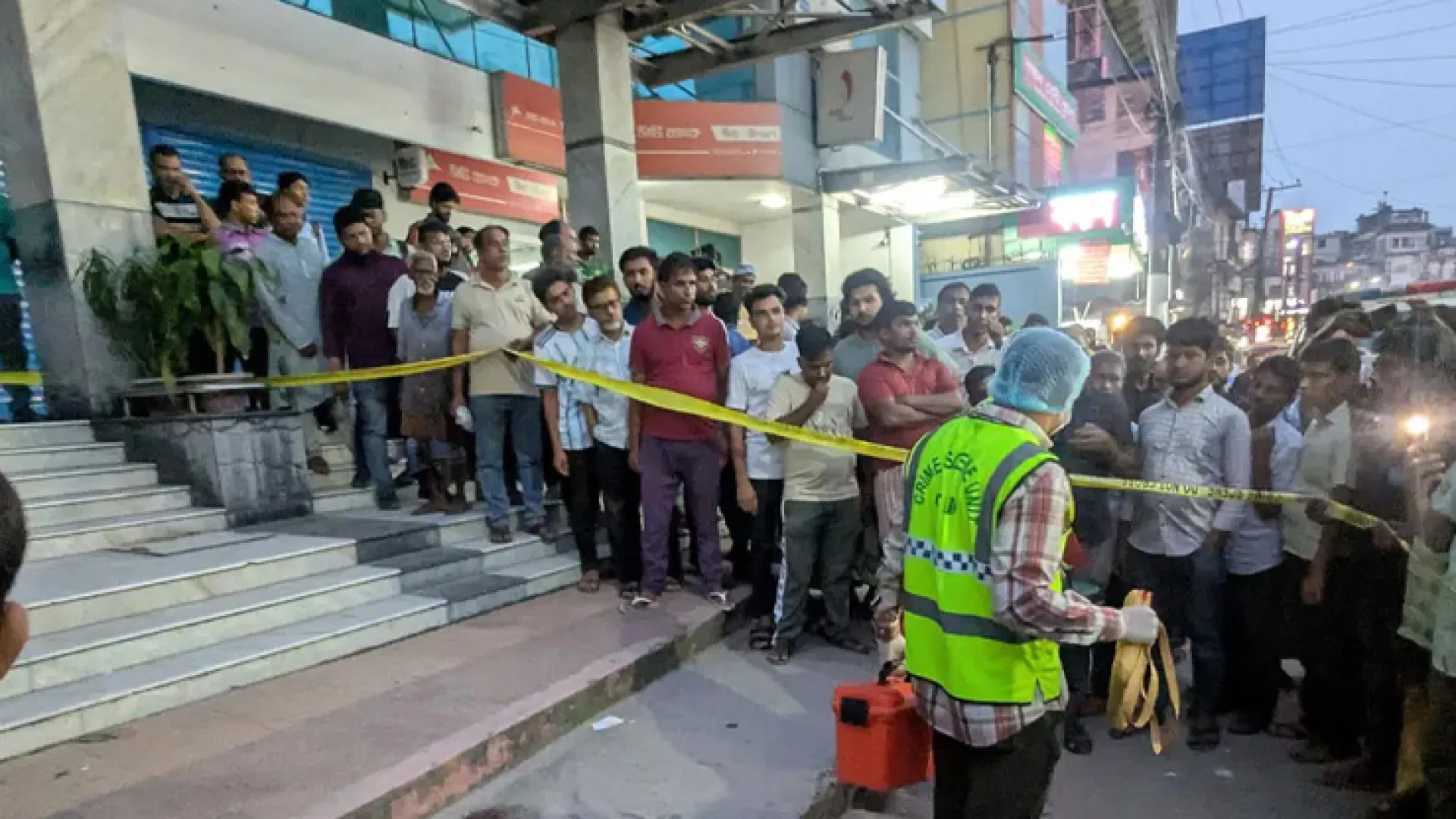 রংপুরে হোটেলের ছাদ থেকে পড়ে কলেজছাত্রীর মৃত্যু