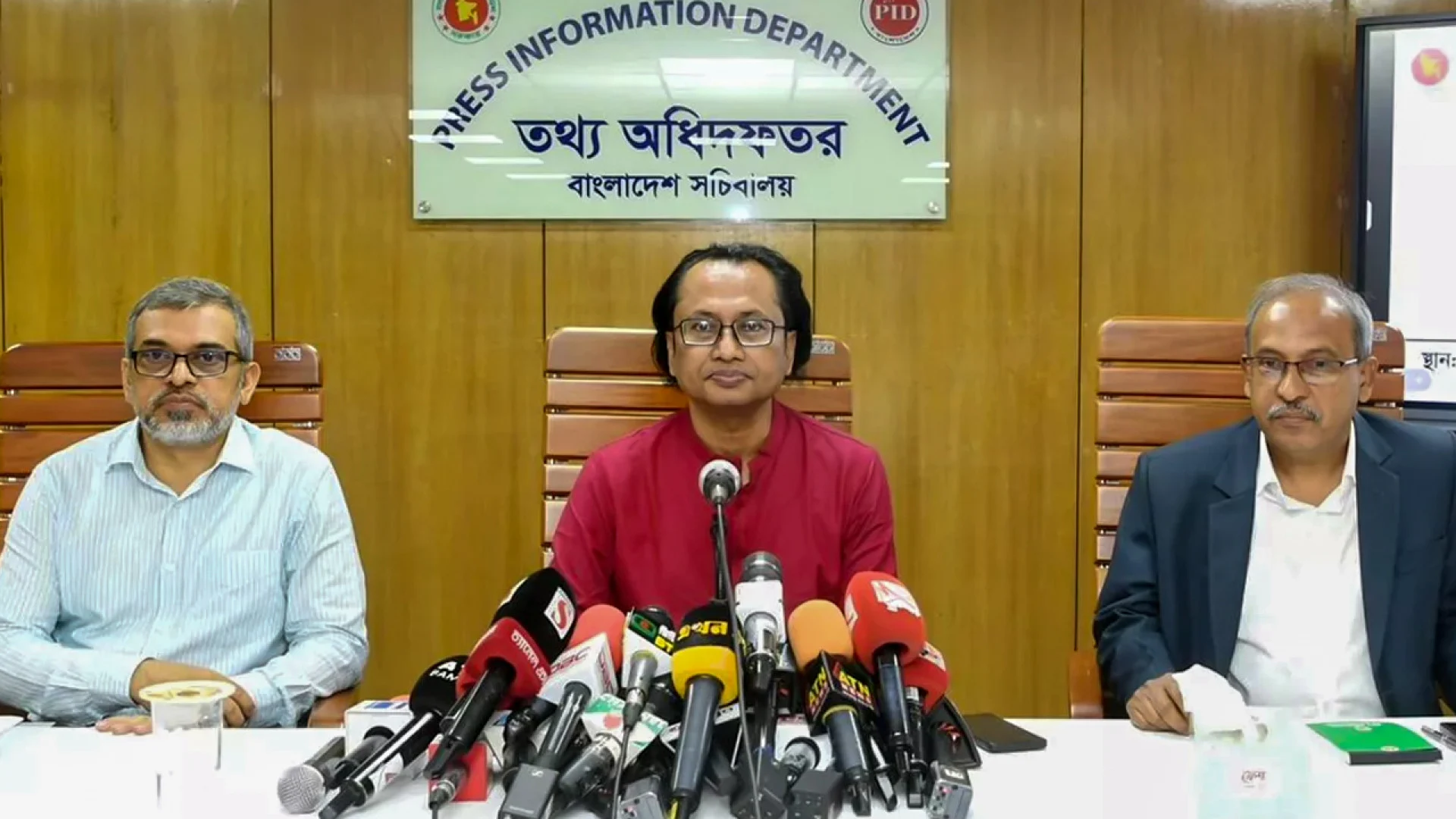 গণমাধ্যম কমিশন গঠনের বিষয়ে তাড়াহুড়া করতে চায় না সরকার: ড. জাহেদ