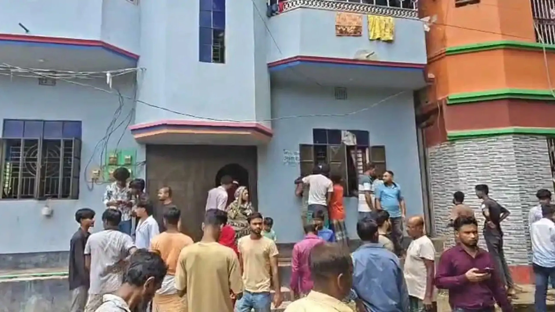 লক্ষ্মীপুরে দুই মেয়েসহ মাকে কুপিয়ে হত্যা