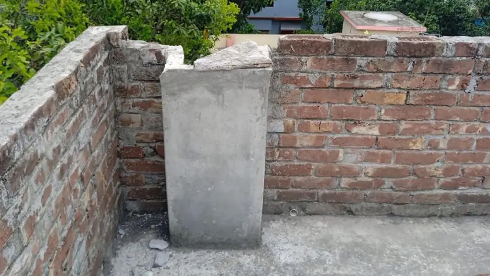 রাজশাহীতে ছাদ থেকে পড়ে কলেজছাত্রের মৃত্যু