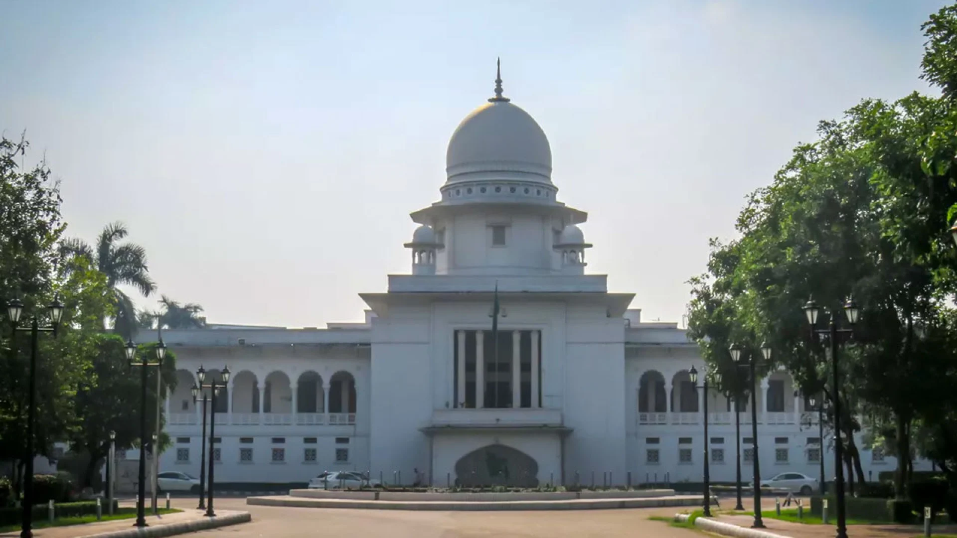 প্রসূতির ছুটি সীমিত করার বিধান কেন অসাংবিধানিক নয়, জানতে চেয়ে হাইকোর্টের রুল