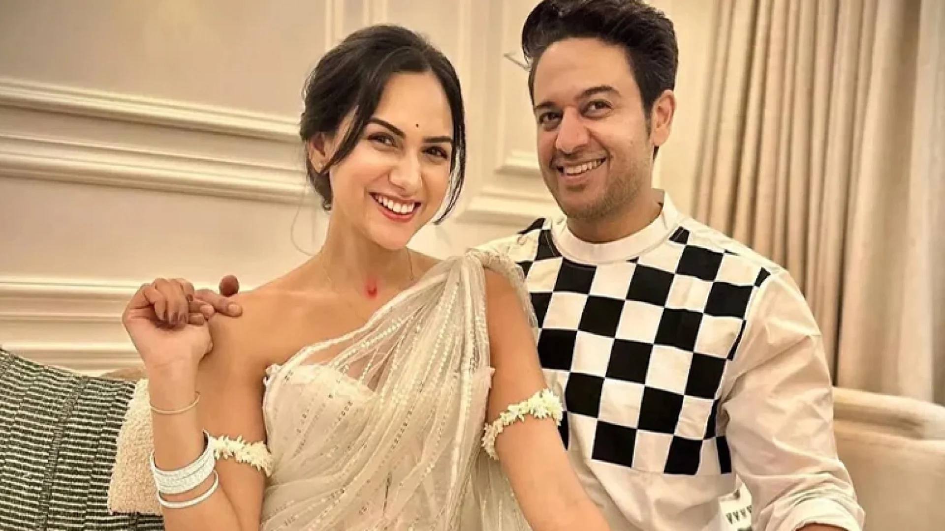 ৯ বছরের সংসারের ইতি, বিচ্ছেদের কারণ জানালেন অভিনেত্রী