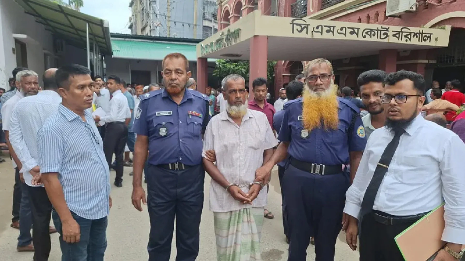 বরিশালে ভাতিজিকে ধর্ষণের ঘটনায় চাচার মৃত্যুদণ্ড