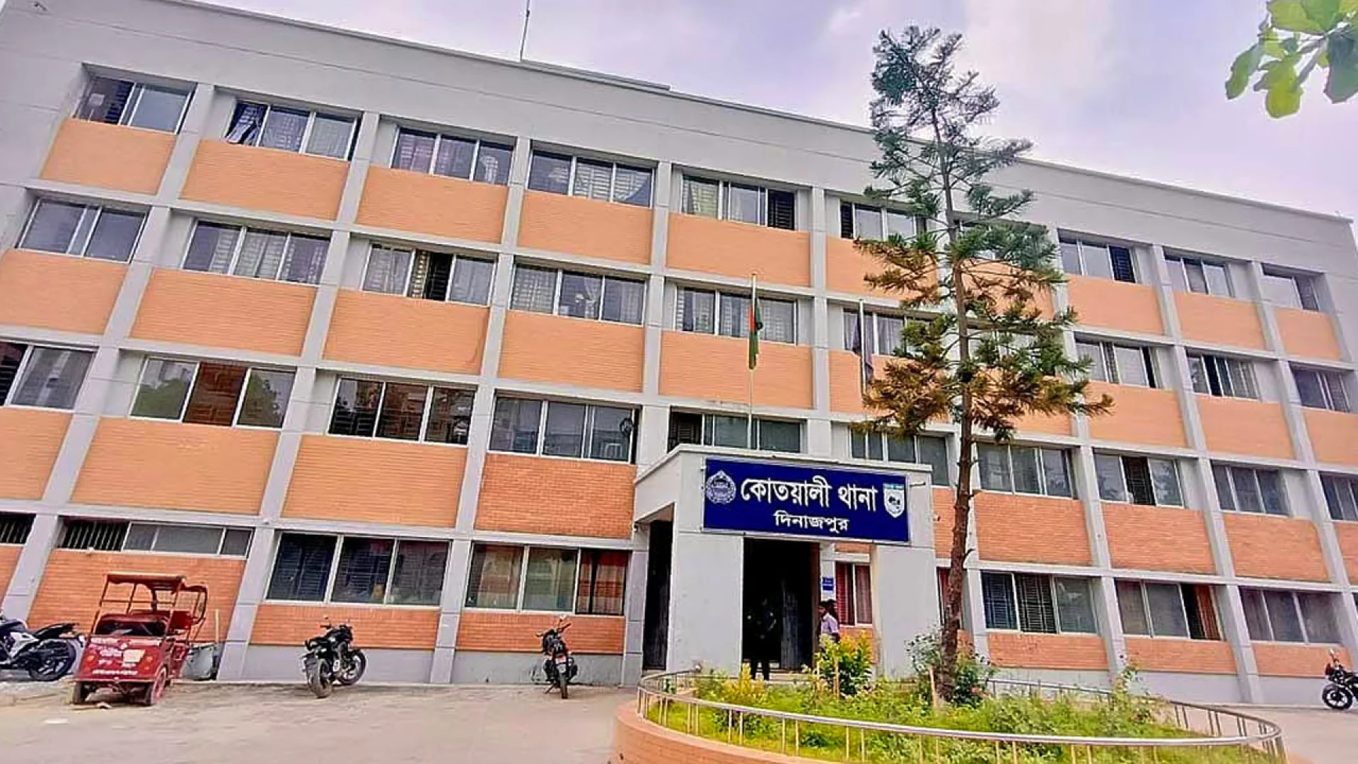 দিনাজপুরে অপহরণ ও মুক্তিপণ দাবির অভিযোগে এনসিপির ২ নেতা আটক