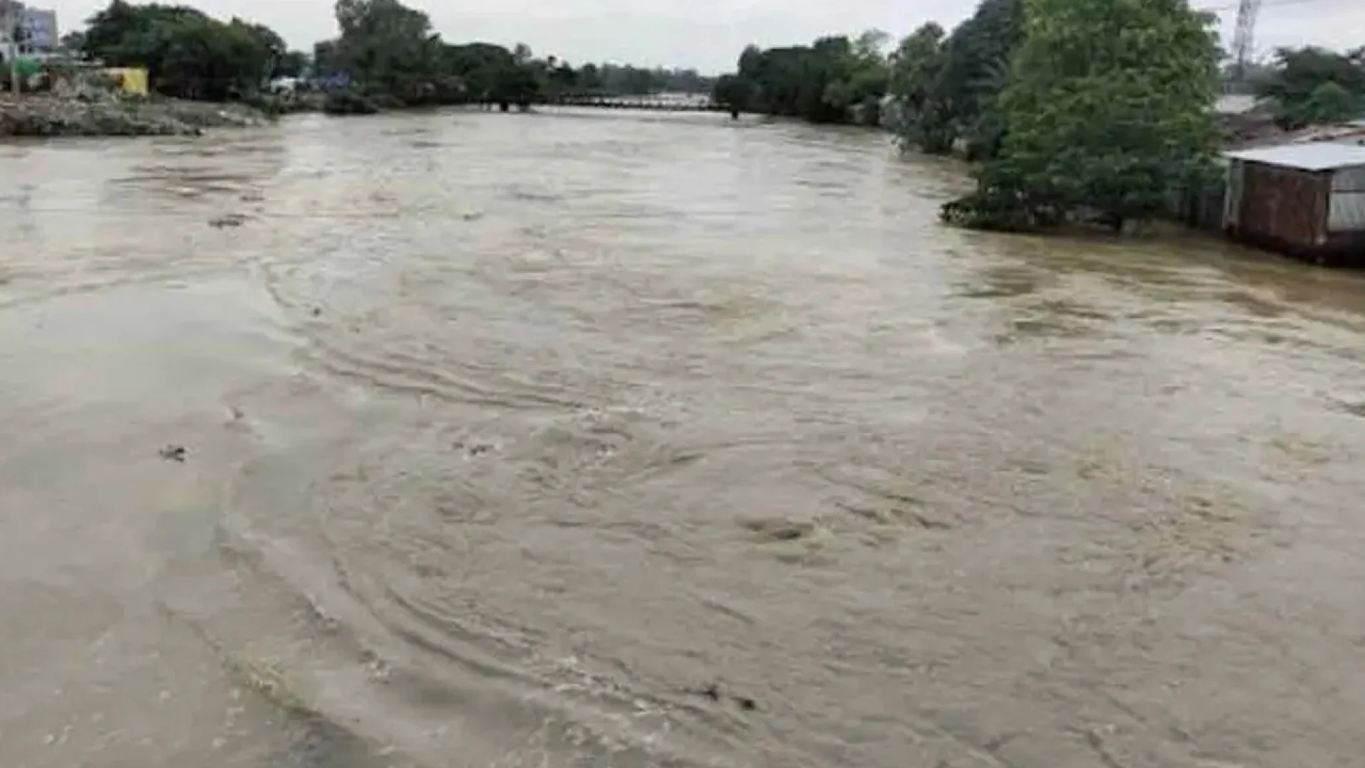 ৬ নদীর পানি বিপৎসীমার ওপরে, বাড়ছে উদ্বেগ