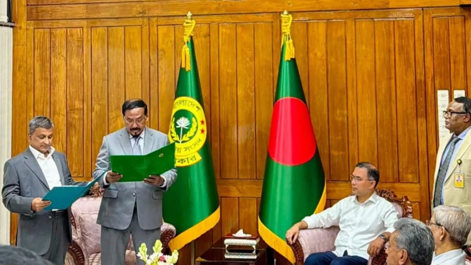 চট্টগ্রাম-২ আসনের সংসদ সদস্য হিসেবে শপথ নিলেন সারোয়ার আলমগীর