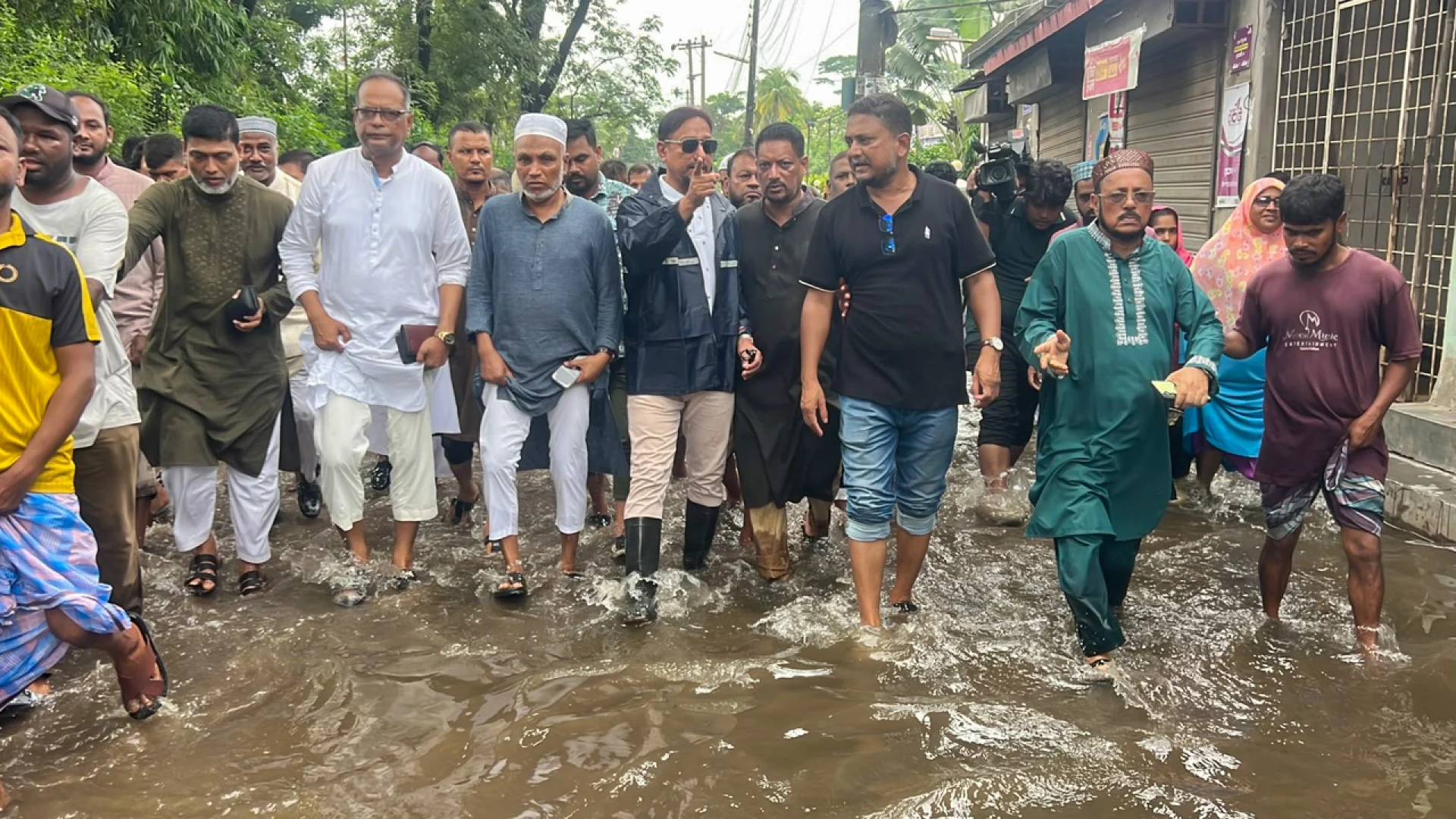 চট্টগ্রামে ৮০ শতাংশ এলাকা থেকে পানি নেমেছে: মেয়র