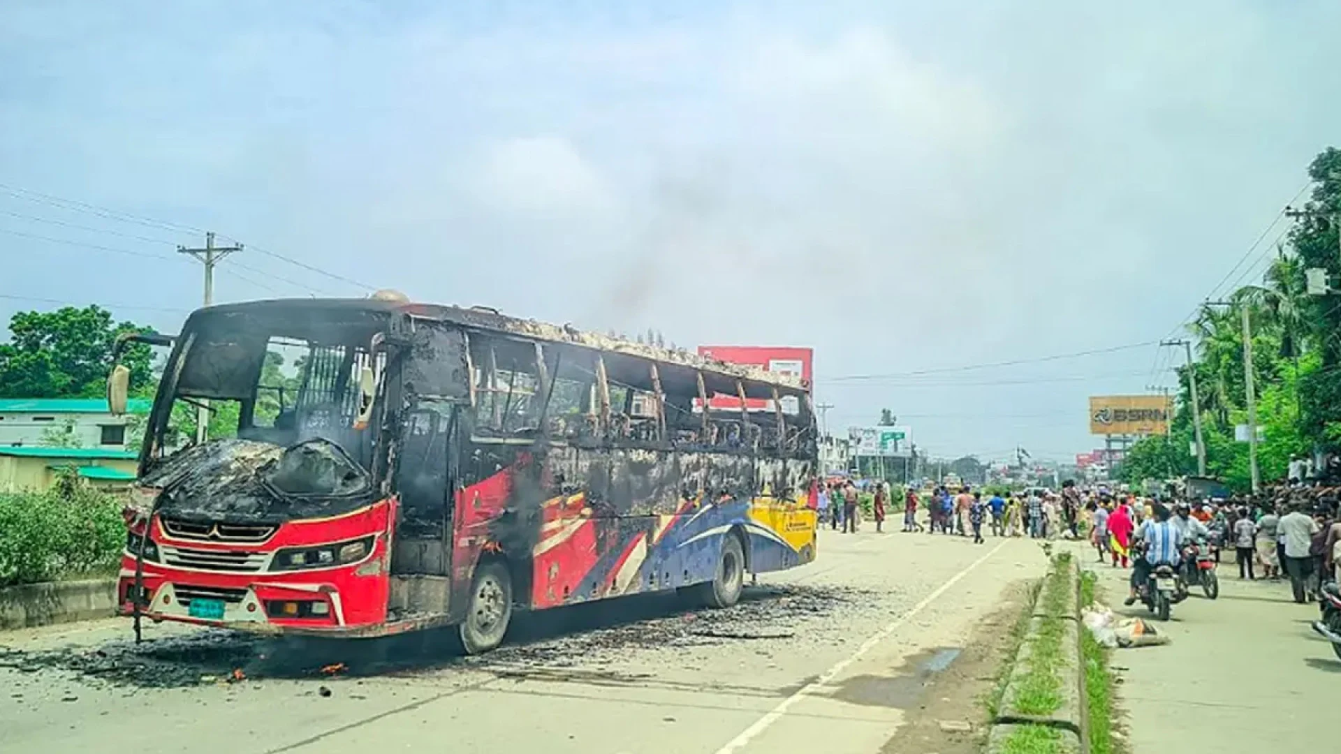 রংপুরে মেয়েকে মাদরাসায় দিতে যাওয়ার পথে বাসচাপায় প্রাণ গেল বাবার
