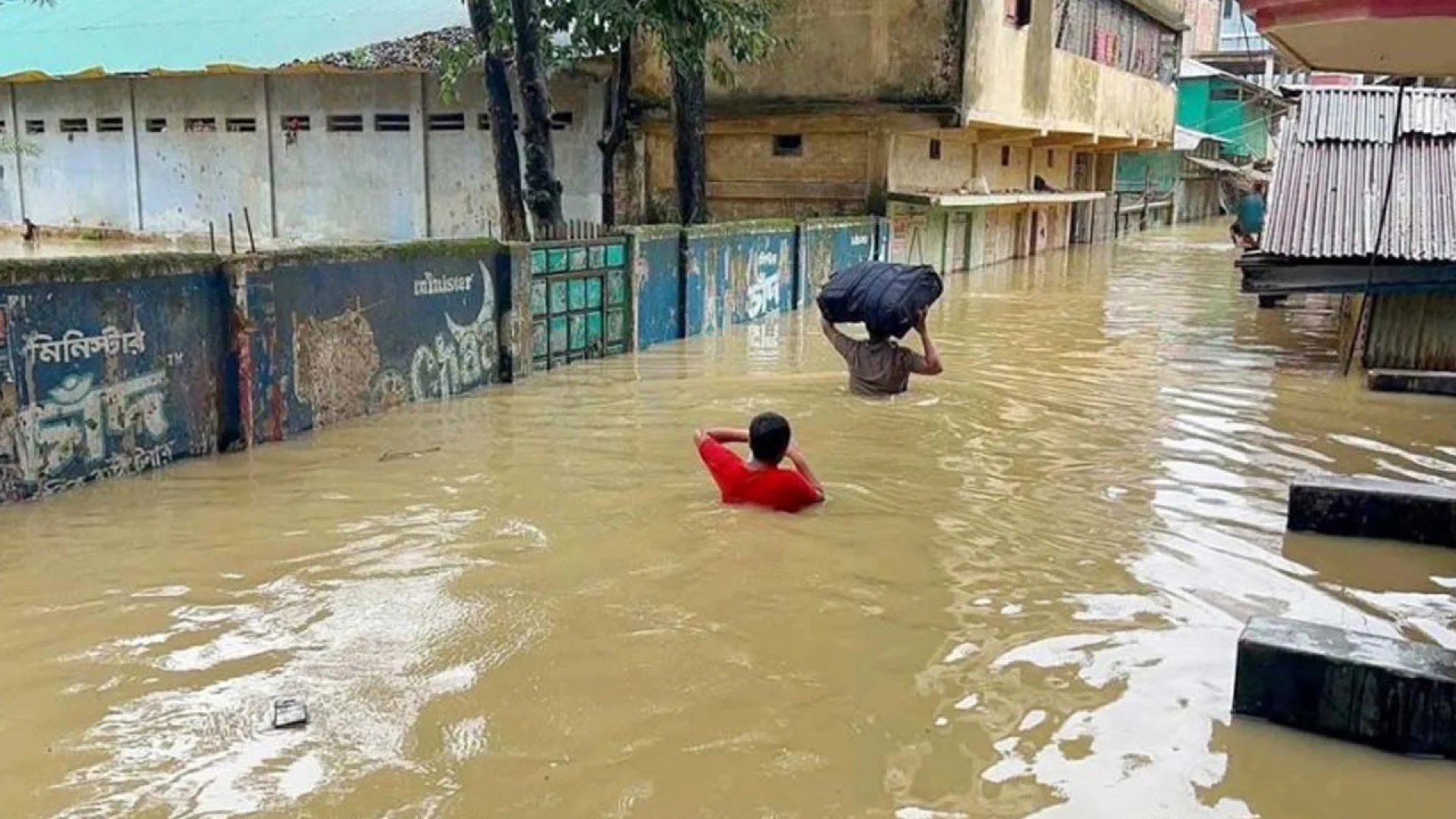 বন্যায় নিহত ৫৪, ক্ষতিগ্রস্ত ৬ লাখ ৯ হাজারের বেশি মানুষ
