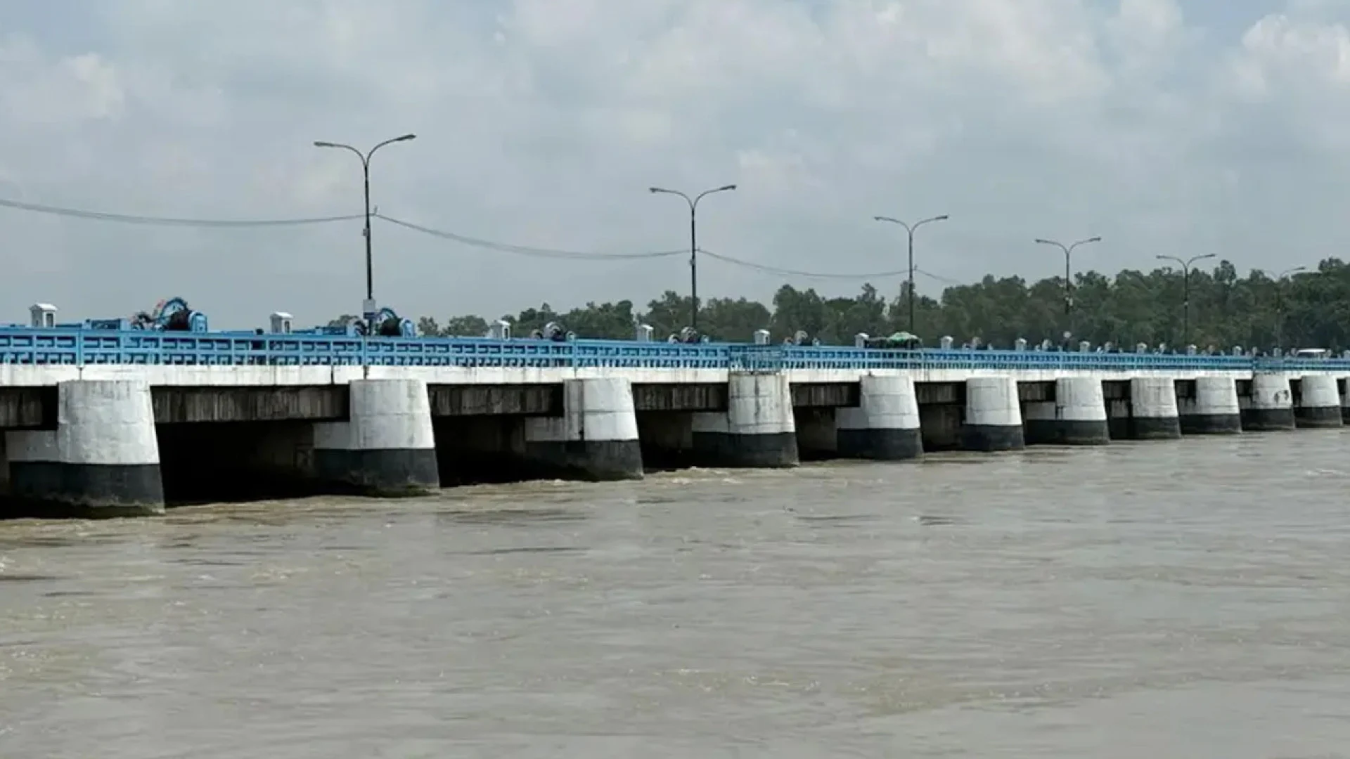 ভারী বৃষ্টি ও উজানের ঢলে তিস্তার পানি বিপৎসীমার ওপরে