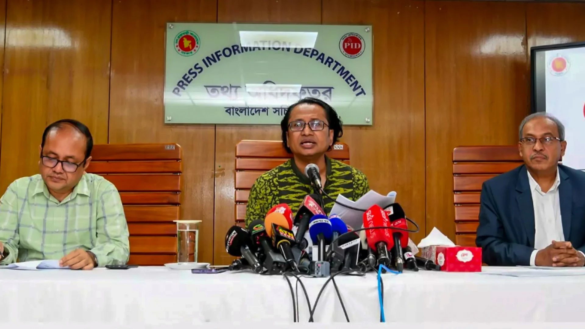 শেখ হাসিনাকে ফিরিয়ে এনে বিচারিক প্রক্রিয়া সম্পন্ন করাই লক্ষ্য: তথ্য উপদেষ্টা