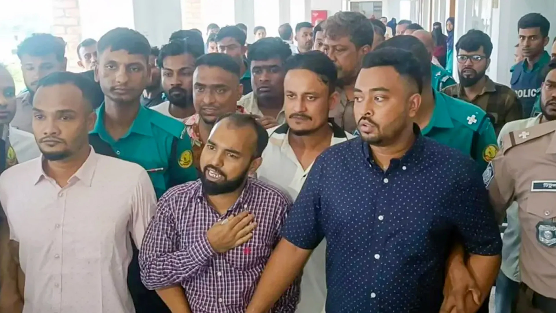 এমসি কলেজে গৃহবধূকে দলবদ্ধ ধর্ষণ: ১ জনের মৃত্যুদণ্ড, ৩ জনের যাবজ্জীবন