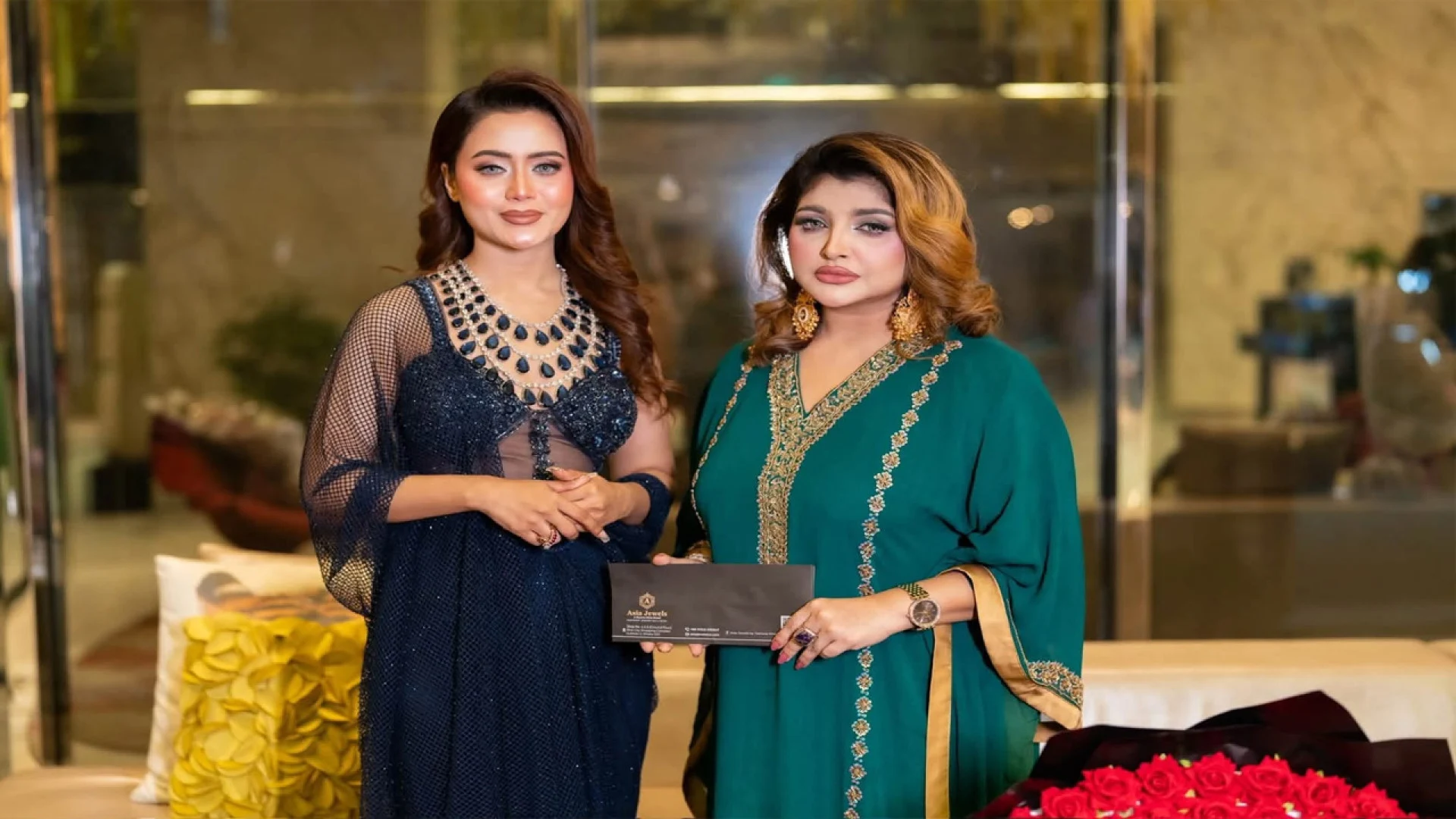'ফেস অব এশিয়া জুয়েলস' হিসেবে চুক্তিবদ্ধ হলেন বারিশা হক
