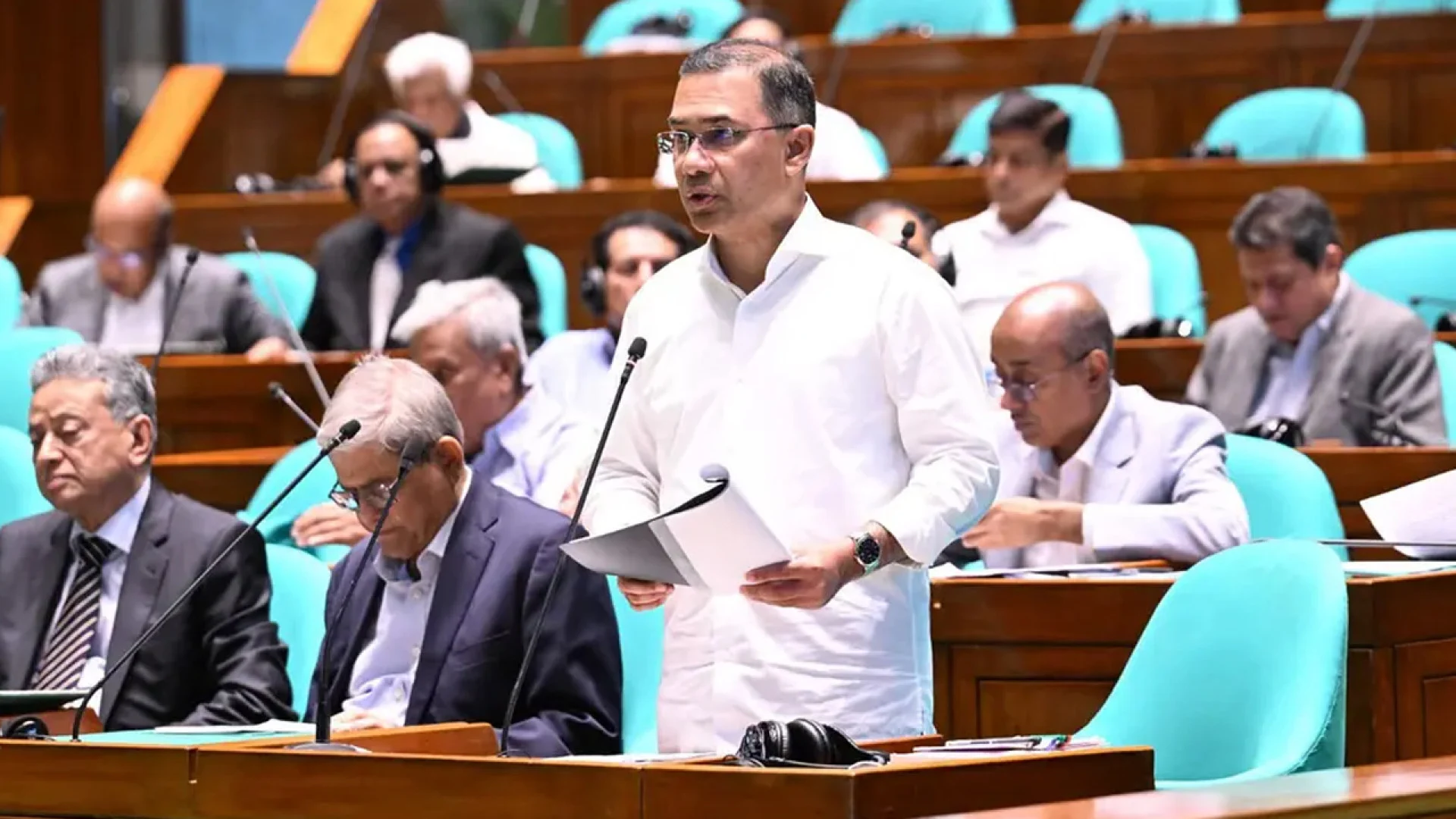 সব সুযোগ-সুবিধা নিয়ে আসছে ‘ইউনিভার্সাল কার্ড’ : সংসদে প্রধানমন্ত্রী