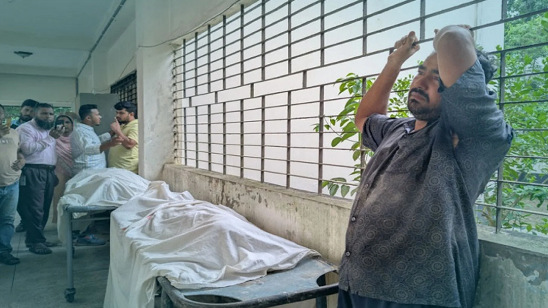 রায়পুরায় পানিতে ডুবে ৩ মাদরাসাছাত্রীর মৃত্যু