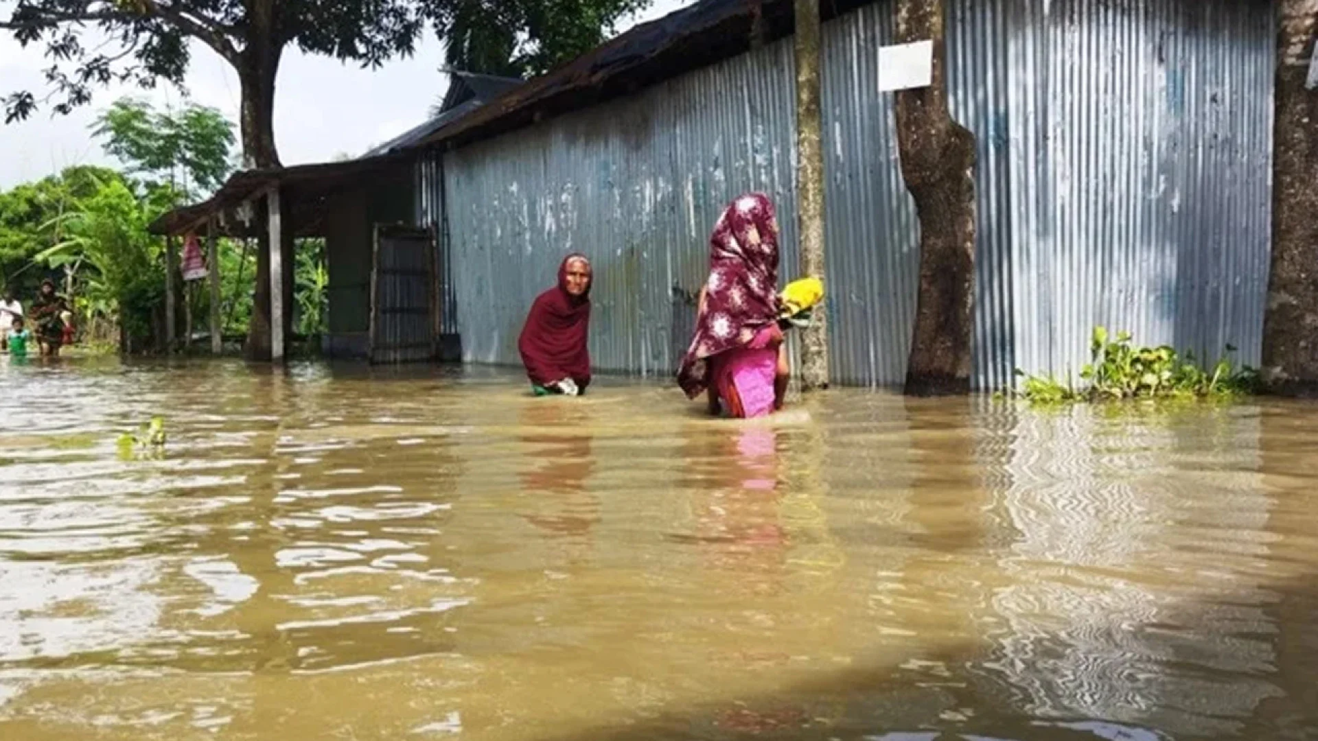 বাড়ছে নদীর পানি, ৫ জেলায় আকস্মিক বন্যার শঙ্কা