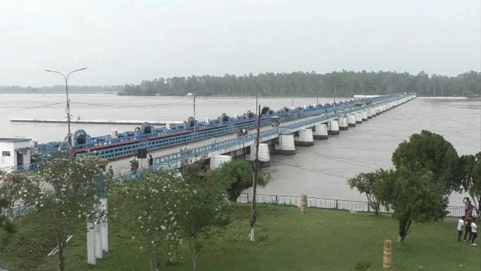 তিস্তা নদীর পানি বৃদ্ধি পেয়ে বিপৎসীমার ৫ সেন্টিমিটারে