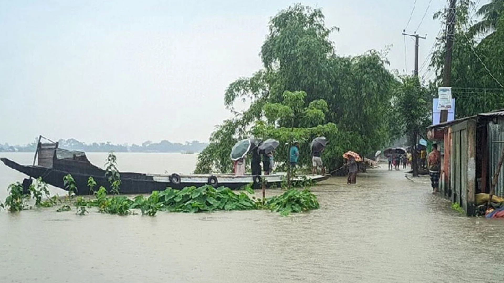 বৃষ্টিতে সিলেট-নেত্রকোনায় বন্যা পরিস্থিতির অবনতির আশঙ্কা