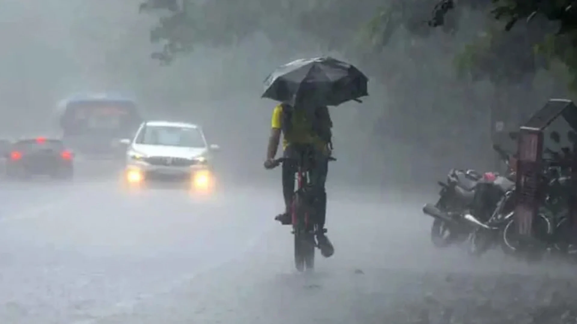 বরিশাল-চট্টগ্রামে অতি ভারী বৃষ্টির সতর্কতা
