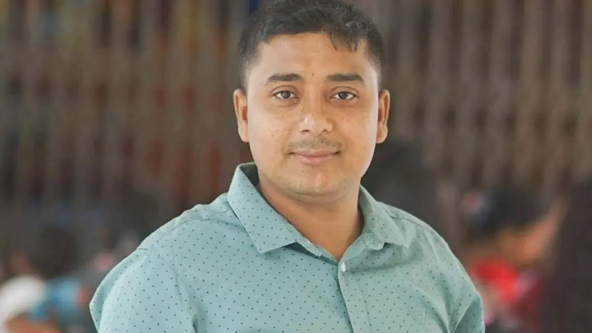 স্ত্রী-সন্তানকে বাঁচাতে গিয়ে বিদ্যুৎস্পৃষ্টে যুবকের মৃত্যু