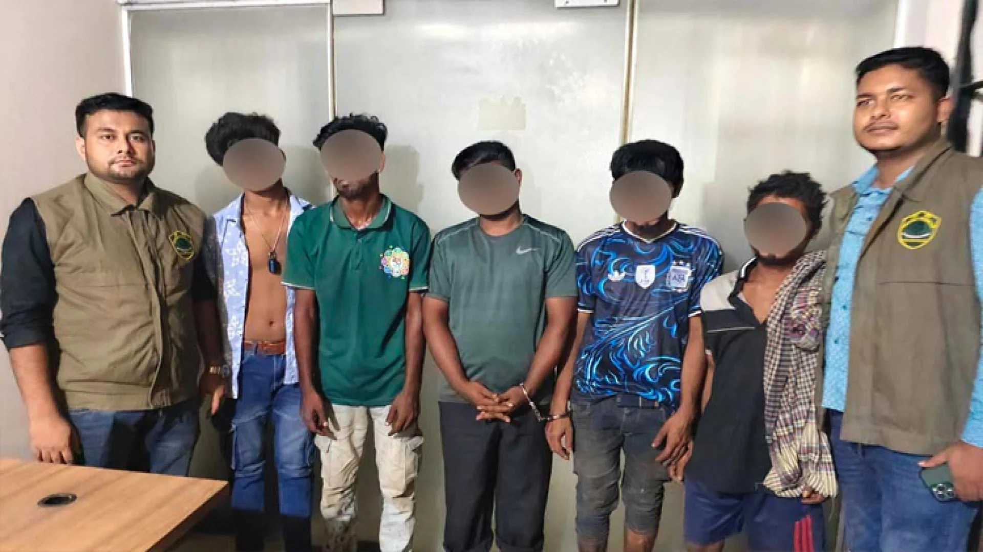 কারওয়ান বাজারে ছিনতাইয়ের প্রস্তুতিকালে পাঁচজন গ্রেফতার, অভিযানে সিটিটিসি