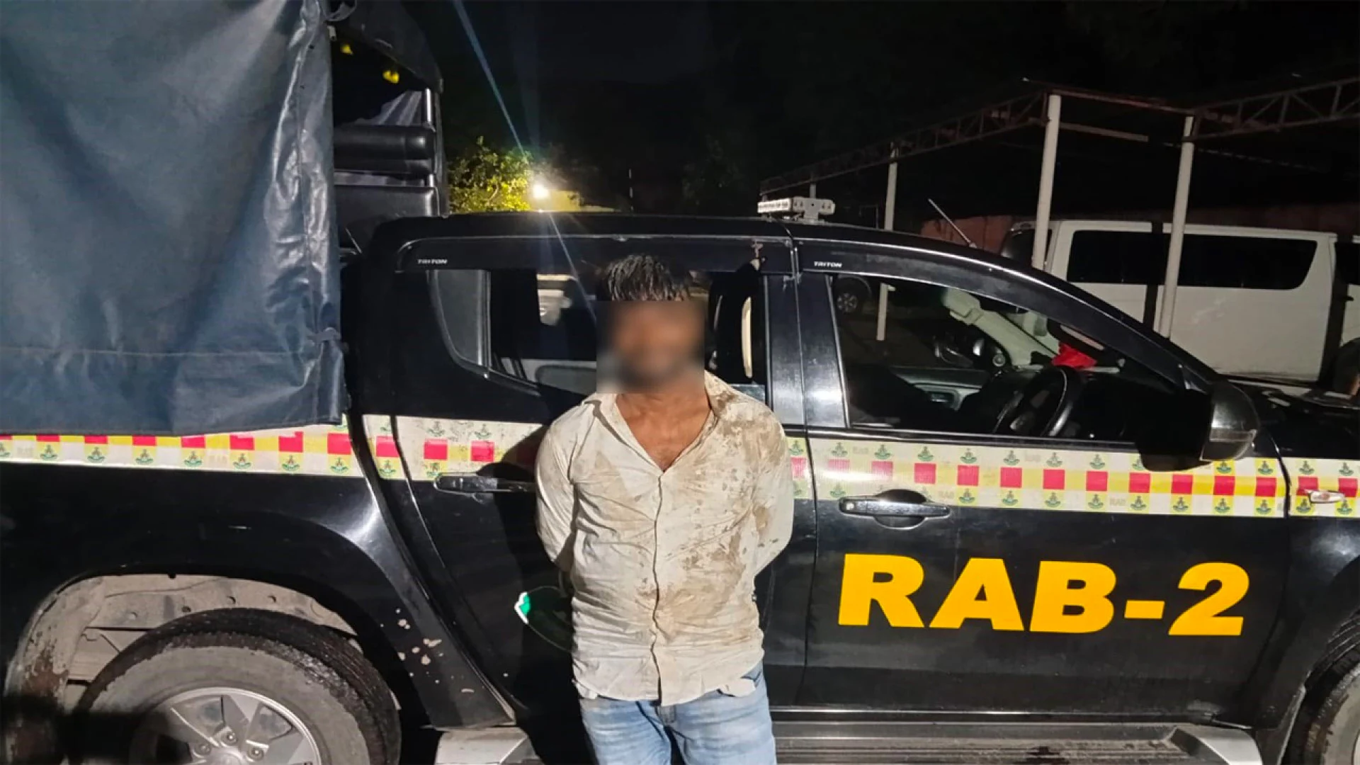 রাজধানীতে ২৯ মামলার আসামি মিন্টু শেখকে গ্রেপ্তার করেছে র‌্যাব 