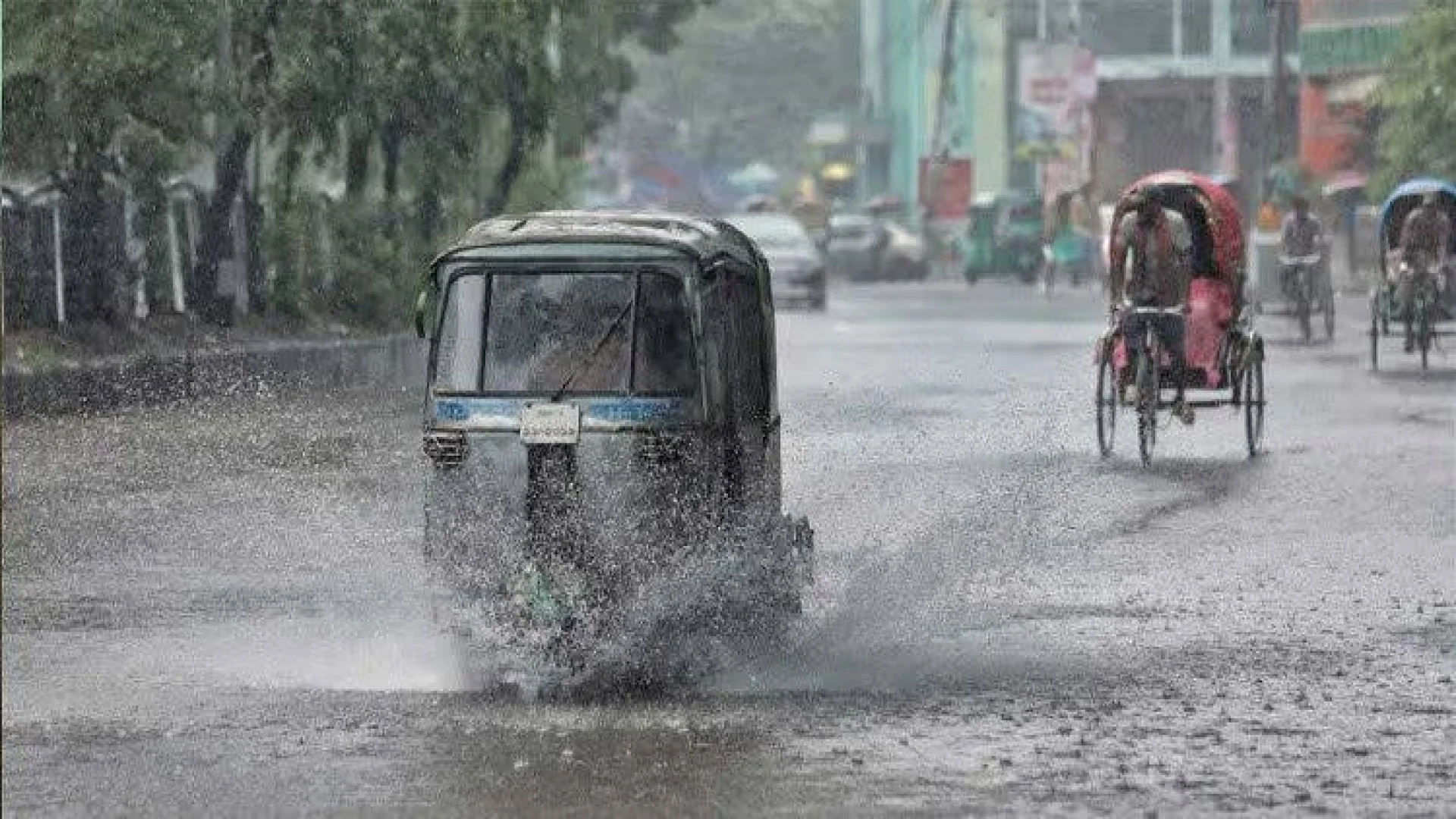 দুপুরের মধ্যে ৭ জেলায় ঝড়ো হাওয়াসহ বৃষ্টির আভাস