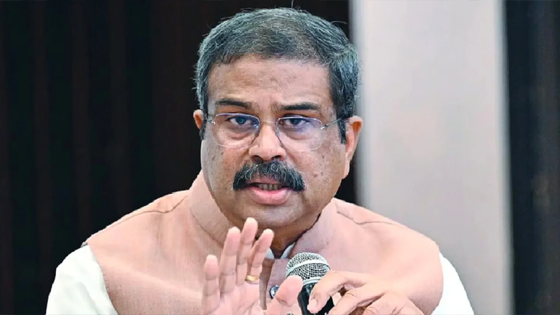 পদত্যাগ করলেন ভারতের শিক্ষামন্ত্রী ধর্মেন্দ্র প্রধান