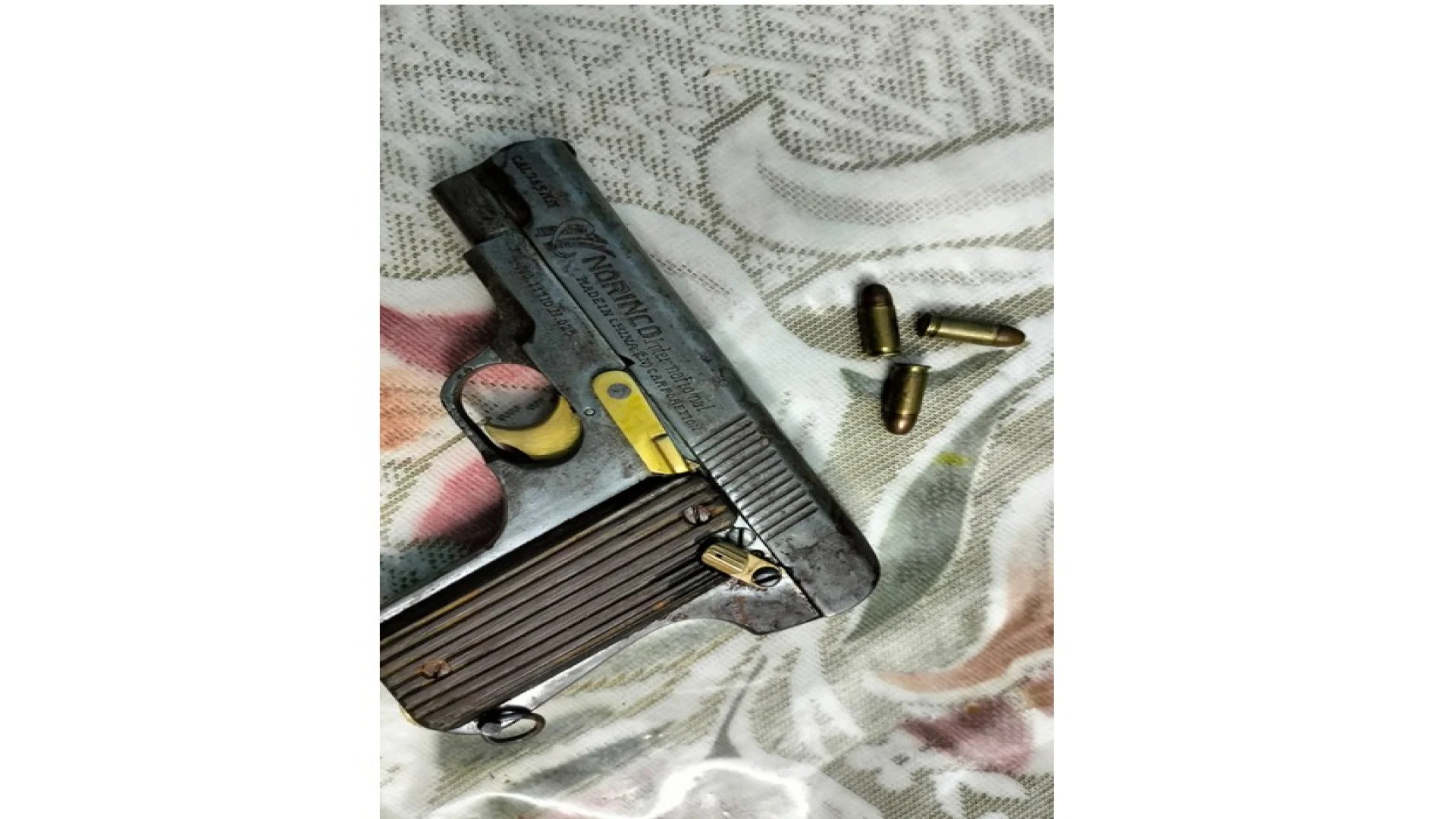চট্টগ্রাম মহানগরীর বায়েজিদ বোস্তামী থানা এলাকা থেকে পরিত্যক্ত অবস্থায় বিদেশি পিস্তল, ম্যাগাজিন ও গুলি উদ্ধার করেছে র‌্যাব-৭