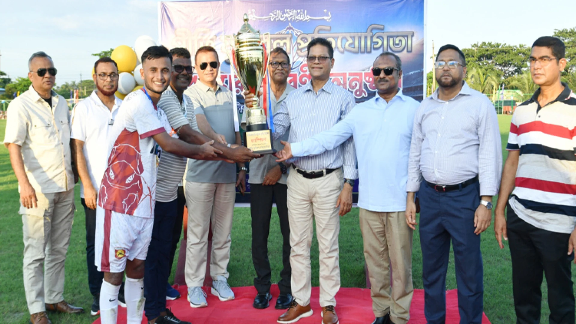 ফুটবল গ্রাউন্ড উদ্বোধনে আইজিপি: খেলাধুলাই যুবসমাজকে মাদক ও অপরাধ থেকে রক্ষা করতে পারে