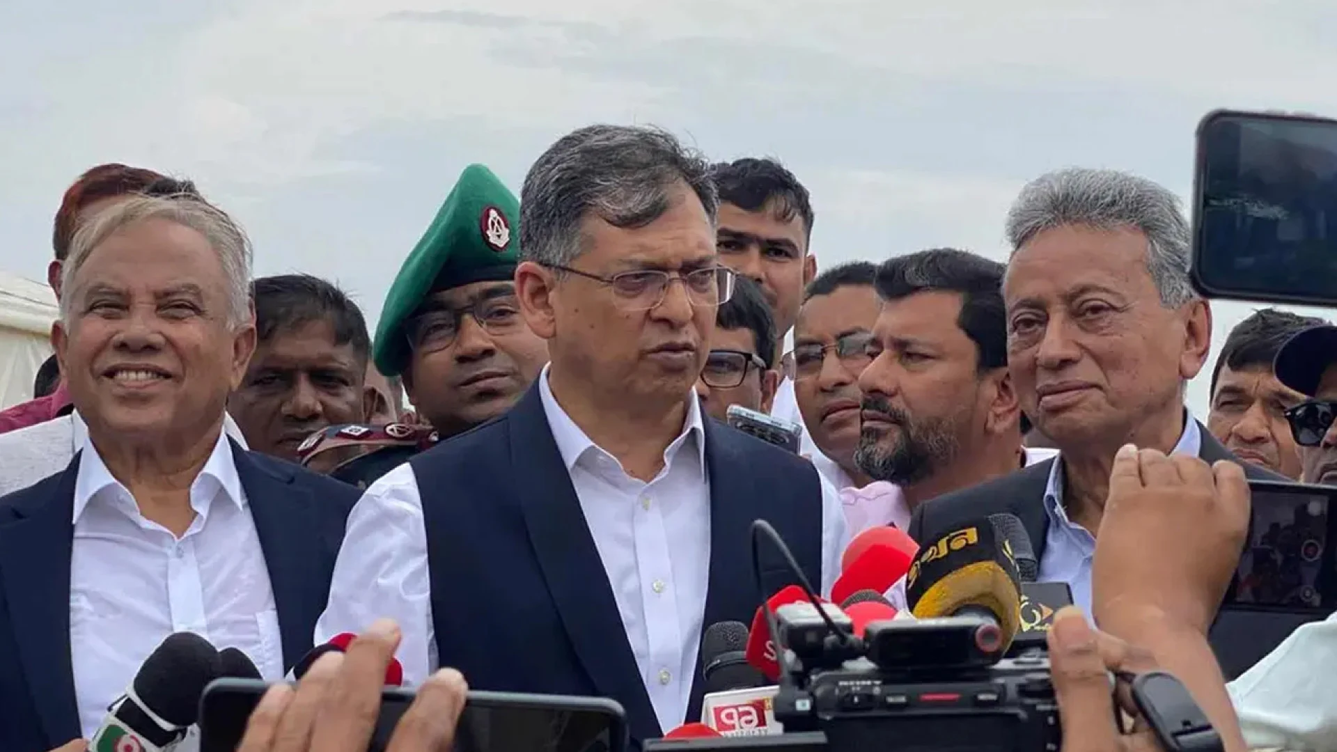 আইনশৃঙ্খলা পরিস্থিতির উন্নতি না হলে নতুন বিনিয়োগ আকর্ষণ সম্ভব নয়: স্বরাষ্ট্রমন্ত্রী