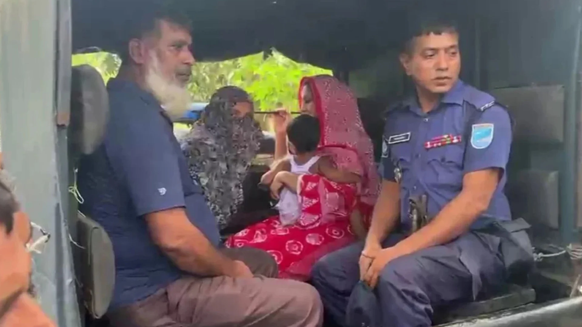 গোপালগঞ্জে পুকুর থেকে পুলিশ কর্মকর্তার মরদেহ উদ্ধার, স্ত্রী-শ্বশুর আটক