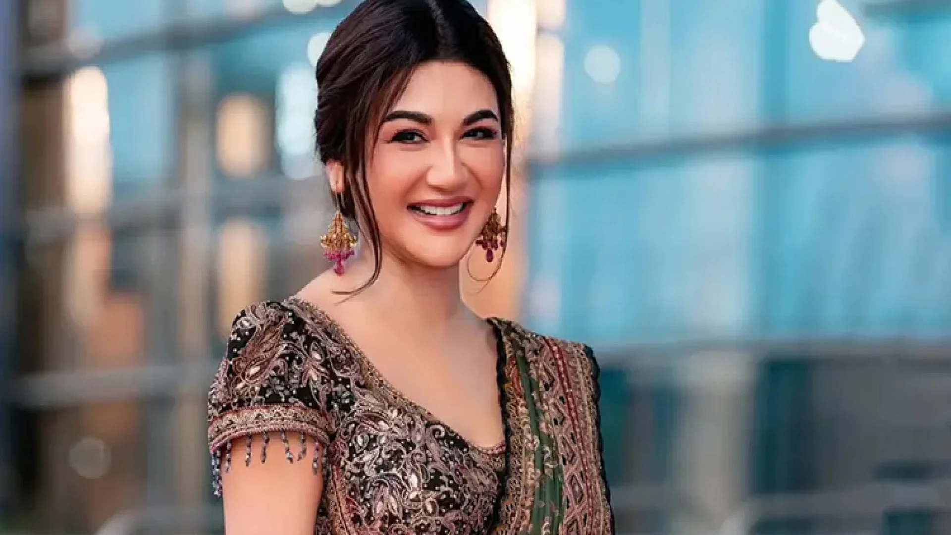 ফিট থাকতে সবজি চাষেই ভরসা জয়া আহসানের