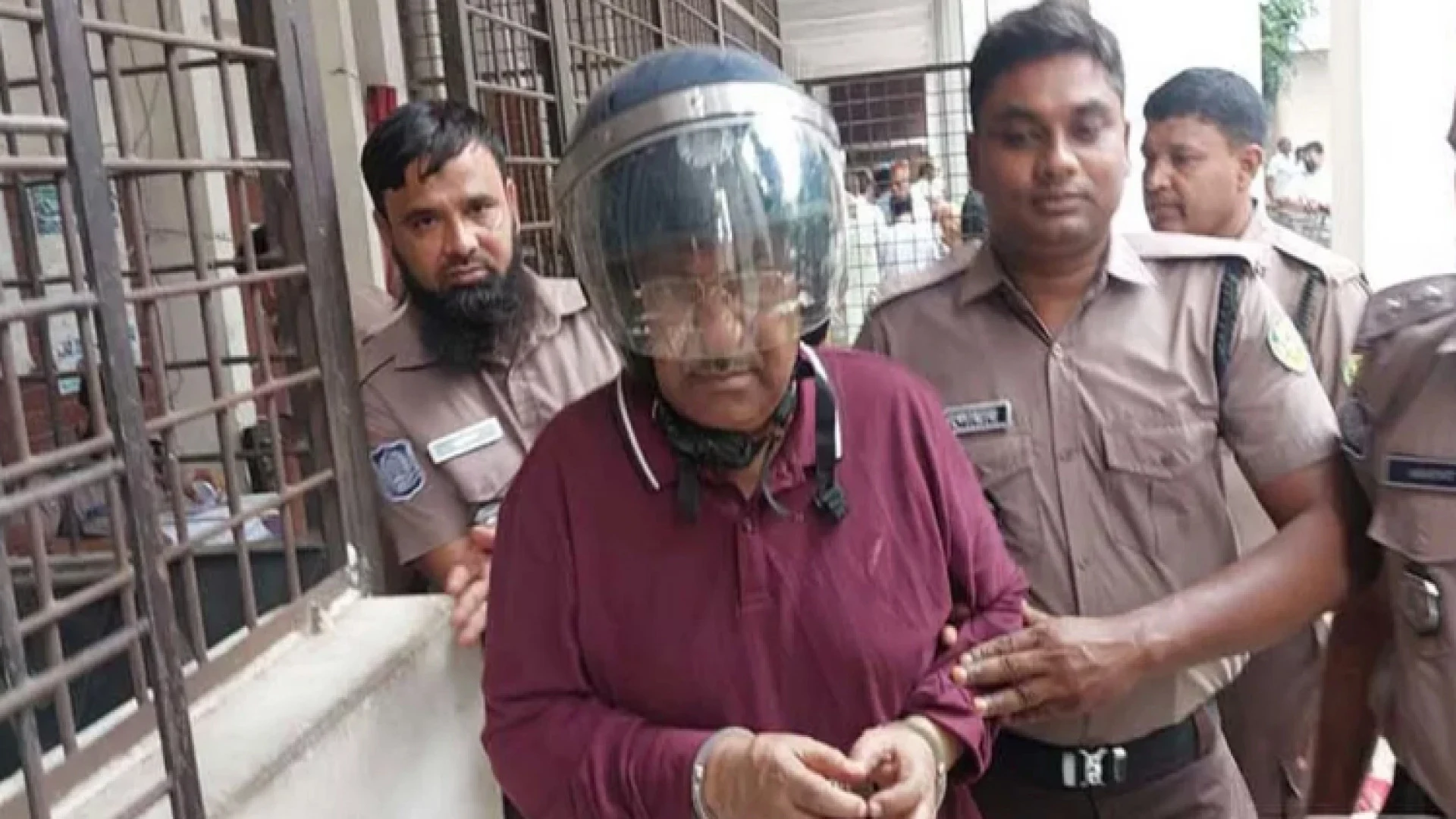 সম্পদের হিসাব না দেওয়ায় সাবেক ডেপুটি গভর্নর এসকে সুরের তিন বছরের কারাদণ্ড