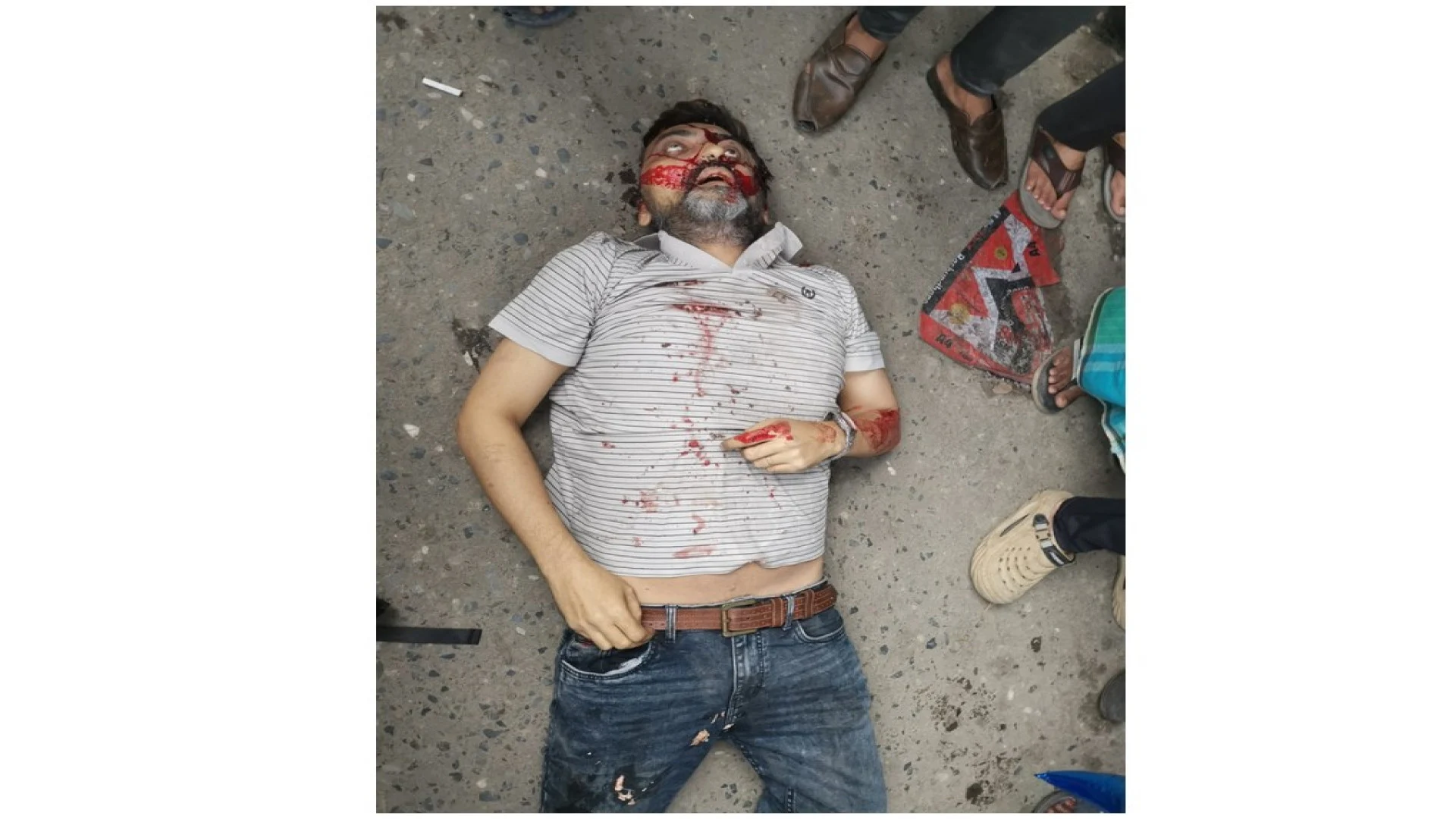 রামপুরায় বাসের চাকায় পিষ্ট হয়ে যাত্রীর মৃত্যু, চালক আটক